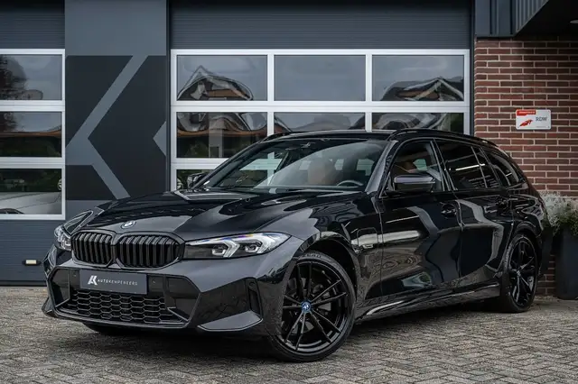 BMW 330 3-serie 330e xDrive M Sport | Shadow | Hifi | Lede