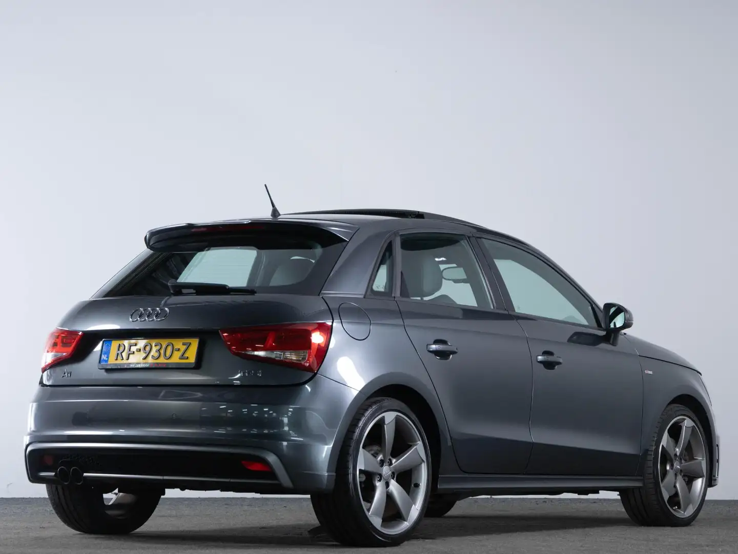 Audi A1 Sportback S-Line 1.4 TFSI 185 PK S-Tronic | Xenon Gris - 2