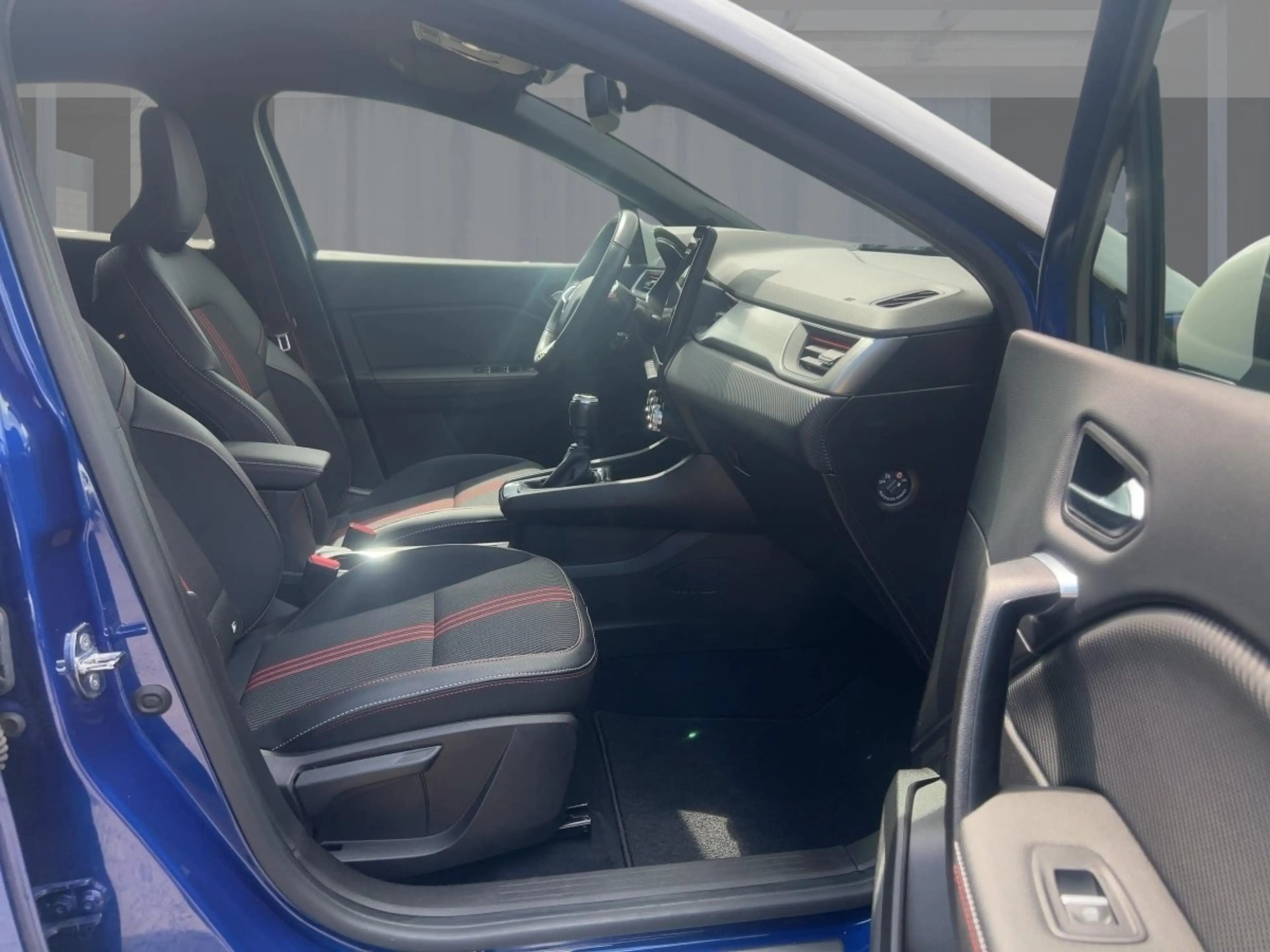 Renault Captur 1.3 TCe 140 R.S. Line — photo 8