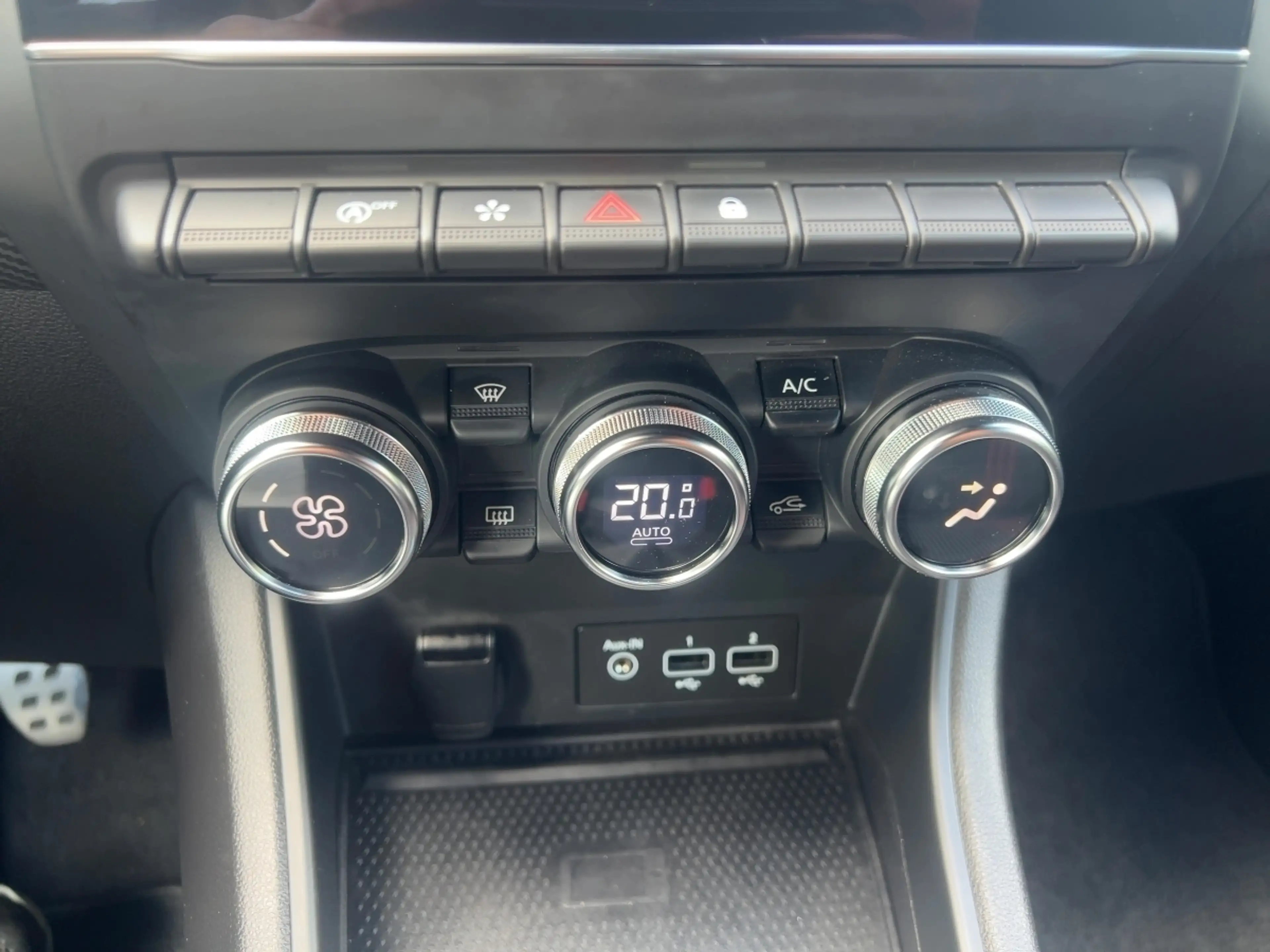 Renault Captur 1.3 TCe 140 R.S. Line — photo 13