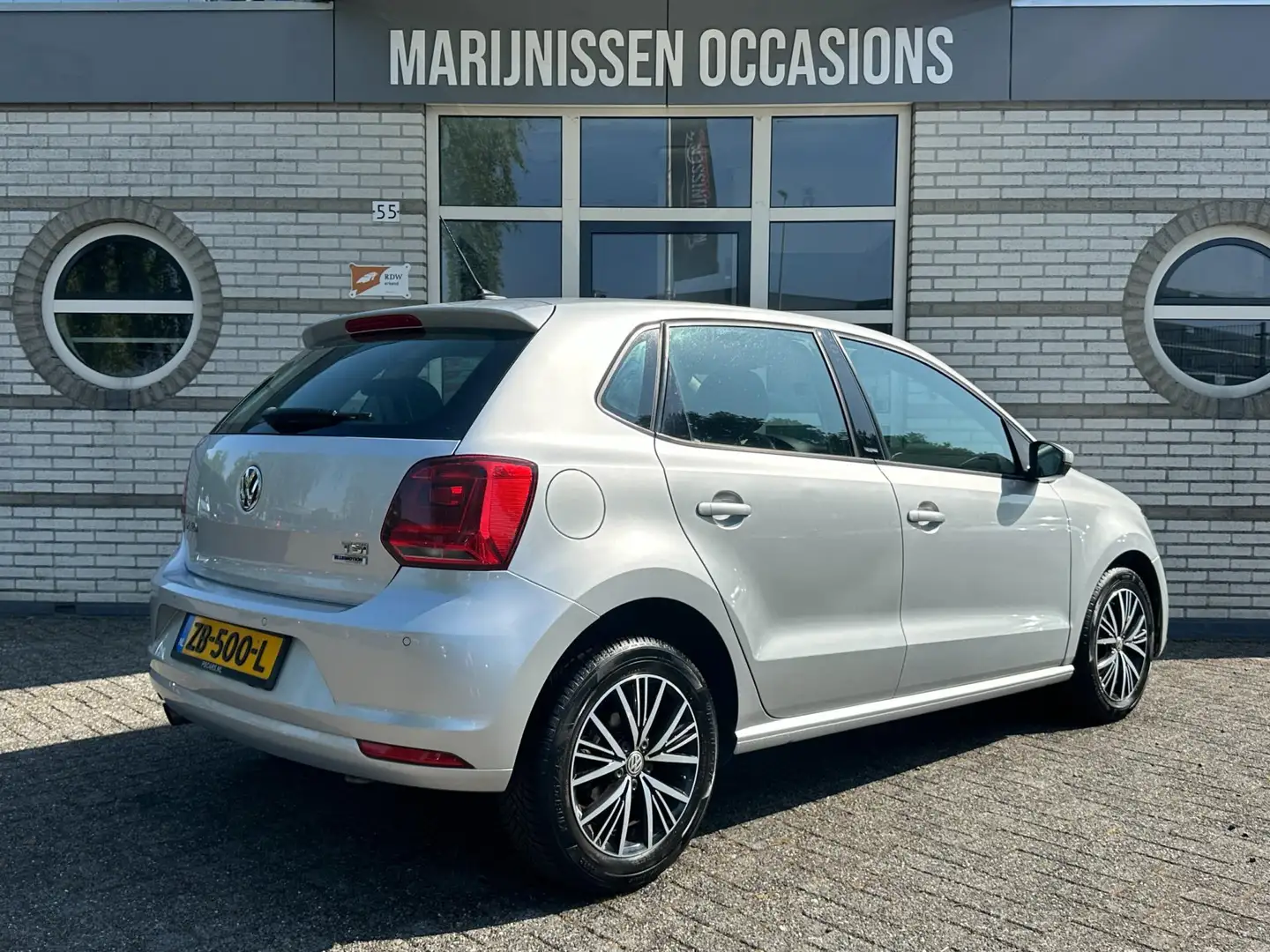 Volkswagen Polo 1.2 TSI Highline |PDC,NAVI,CRUISE| Сірий - 2