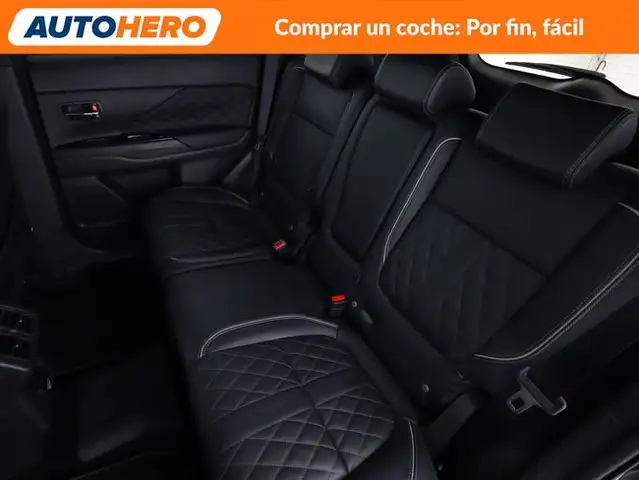 Mitsubishi Outlander view 15