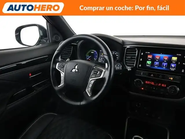 Mitsubishi Outlander view 14