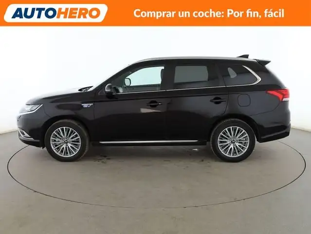 Mitsubishi Outlander view 3