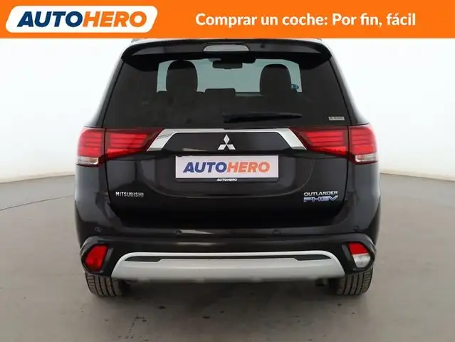 Mitsubishi Outlander view 5