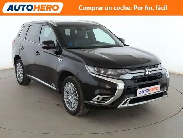 Mitsubishi Outlander view 8
