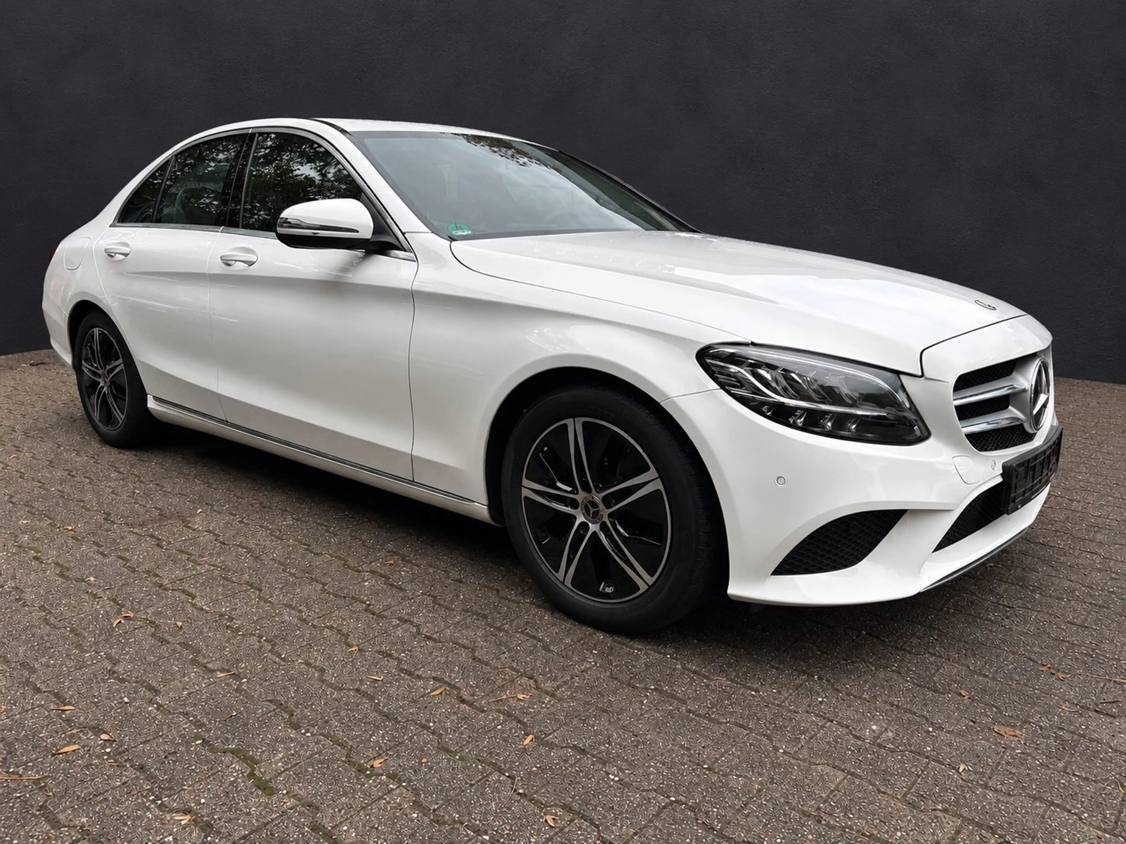 Mercedes-Benz C 220 d Avantgarde * LEDER * LED * NAVI * SCHD * — photo 3