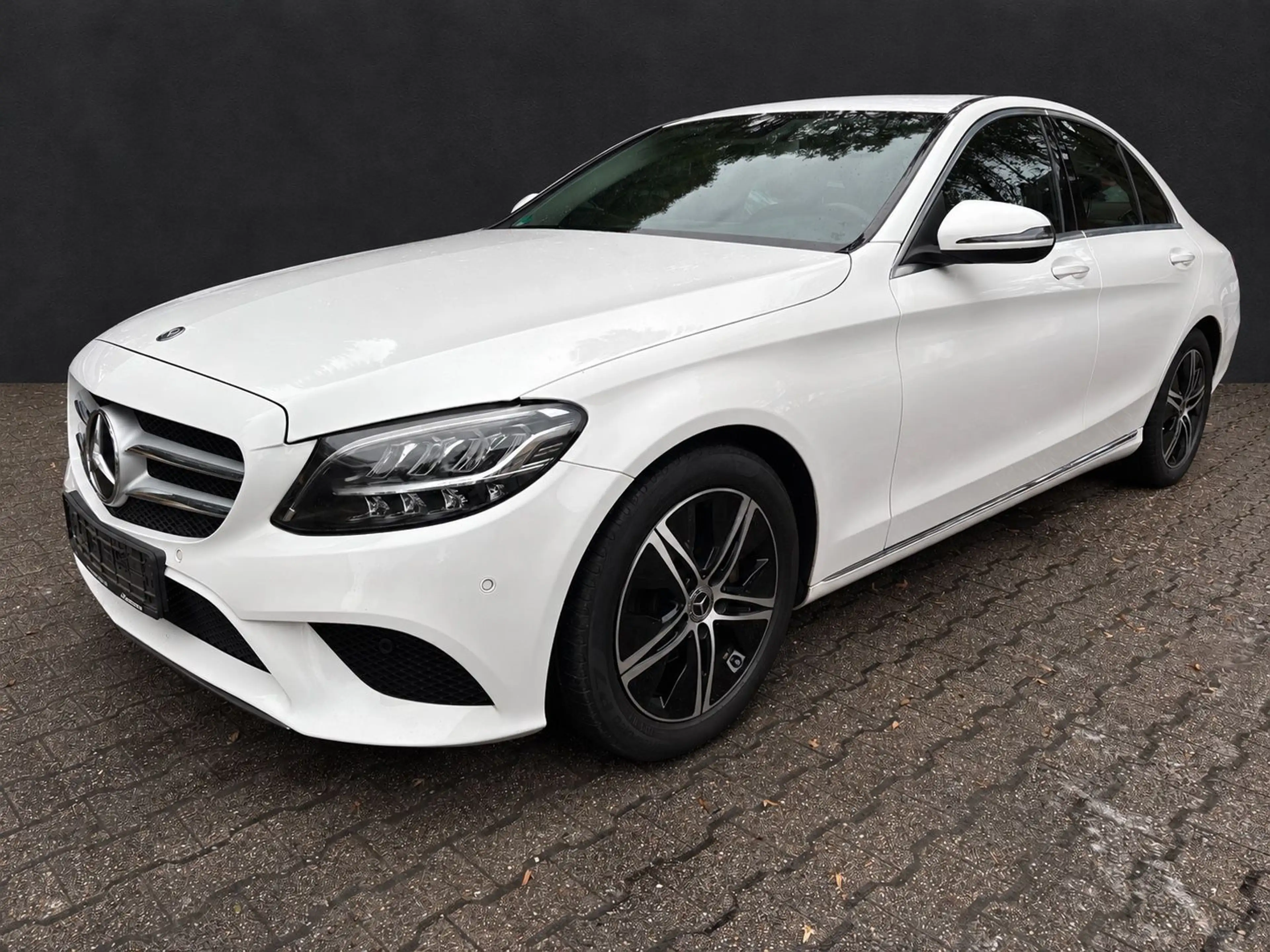 Mercedes-Benz C 220 d Avantgarde * LEDER * LED * NAVI * SCHD *
