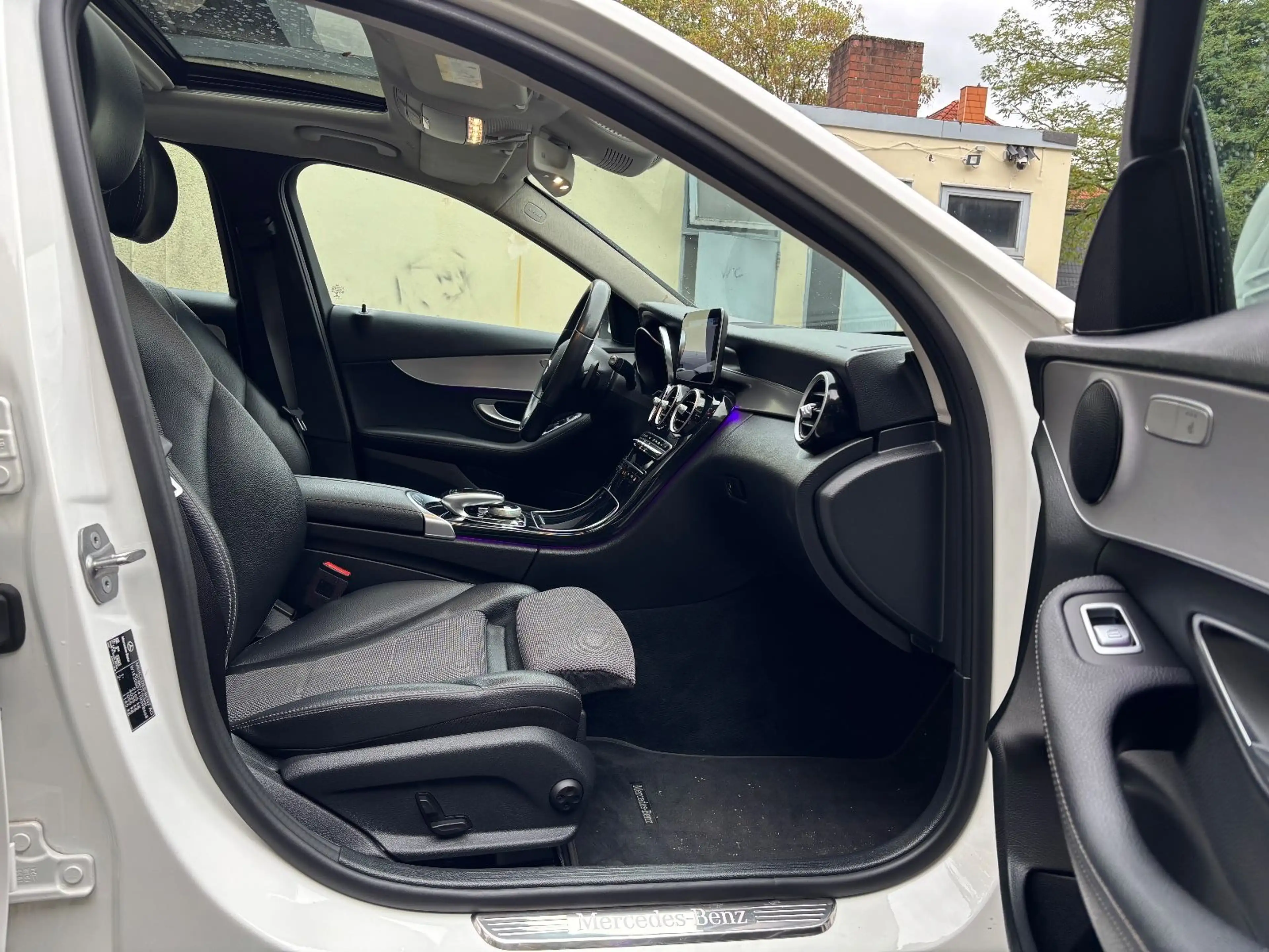 Mercedes-Benz C 220 d Avantgarde * LEDER * LED * NAVI * SCHD * — photo 8