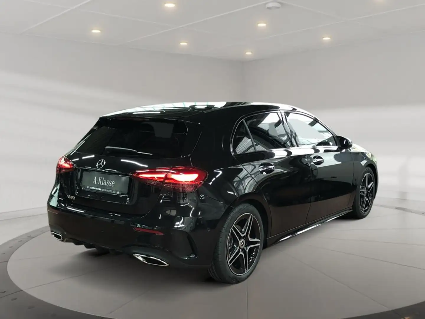 Mercedes-Benz A 180 +MBUX+Wide+AMG+Cam+SpurW+S-Sitz+W-Paket+LM Schwarz - 2