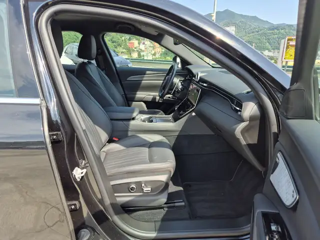 Maserati Grecale view 9
