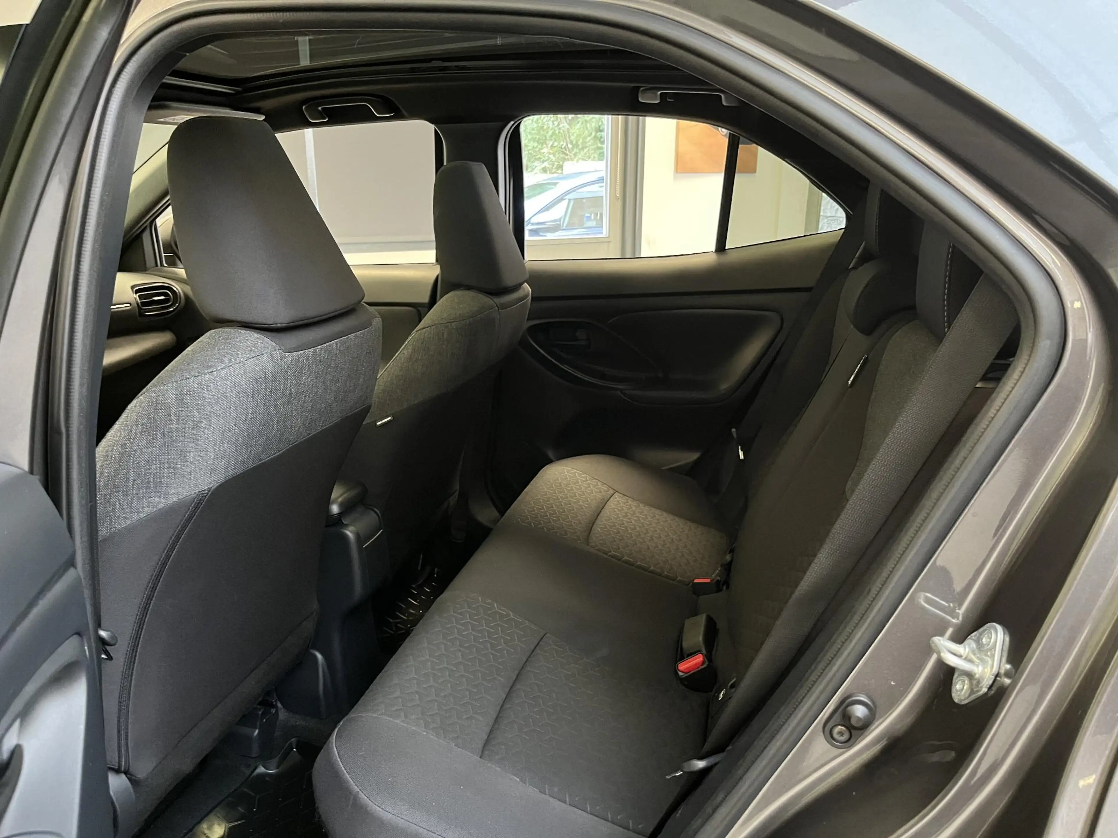 Toyota Yaris Cross 1.5 Hybrid Explore | PANO | HEAD UP | CAMERA | CAR — photo 15