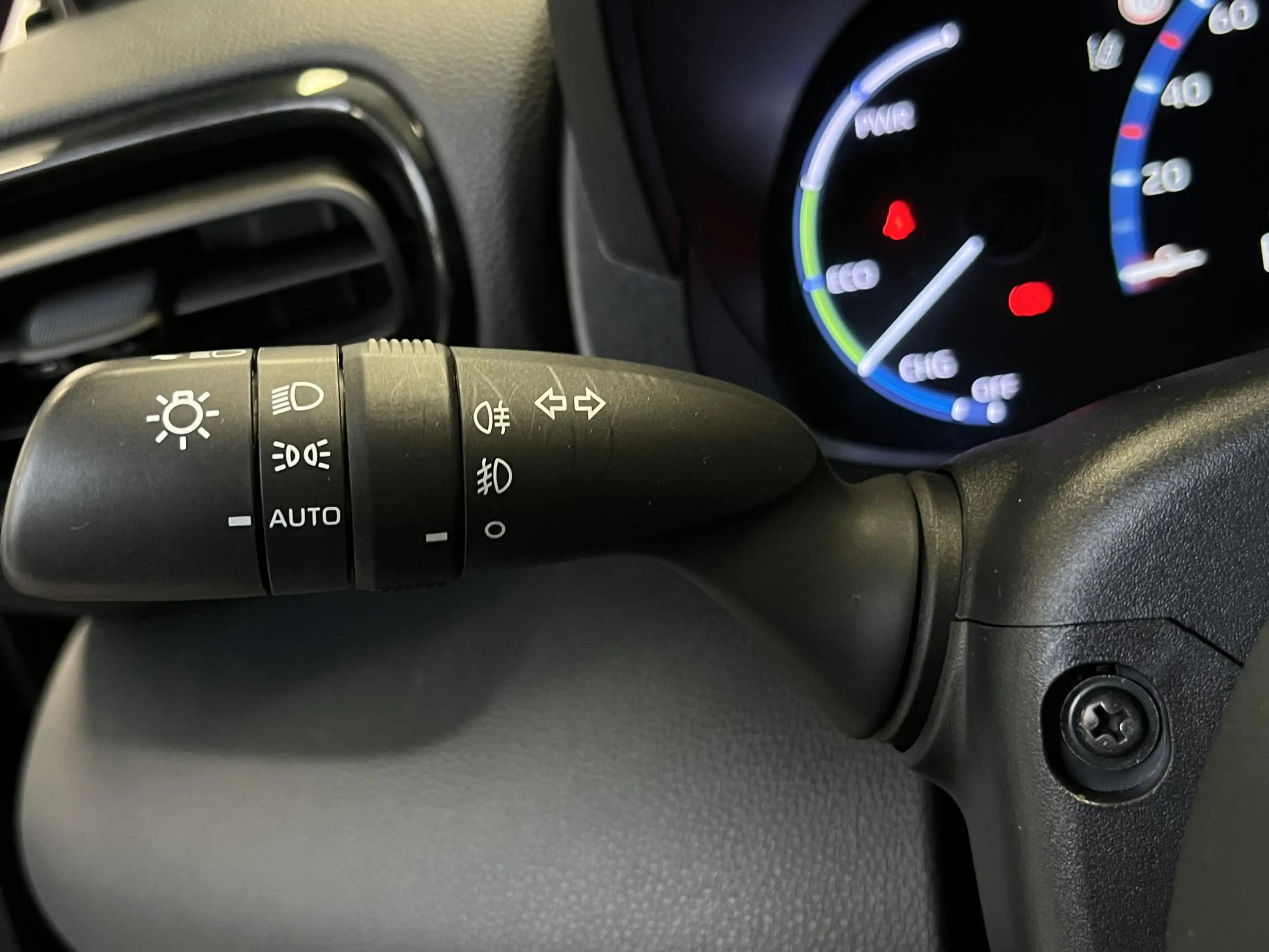 Toyota Yaris Cross 1.5 Hybrid Explore | PANO | HEAD UP | CAMERA | CAR — photo 29