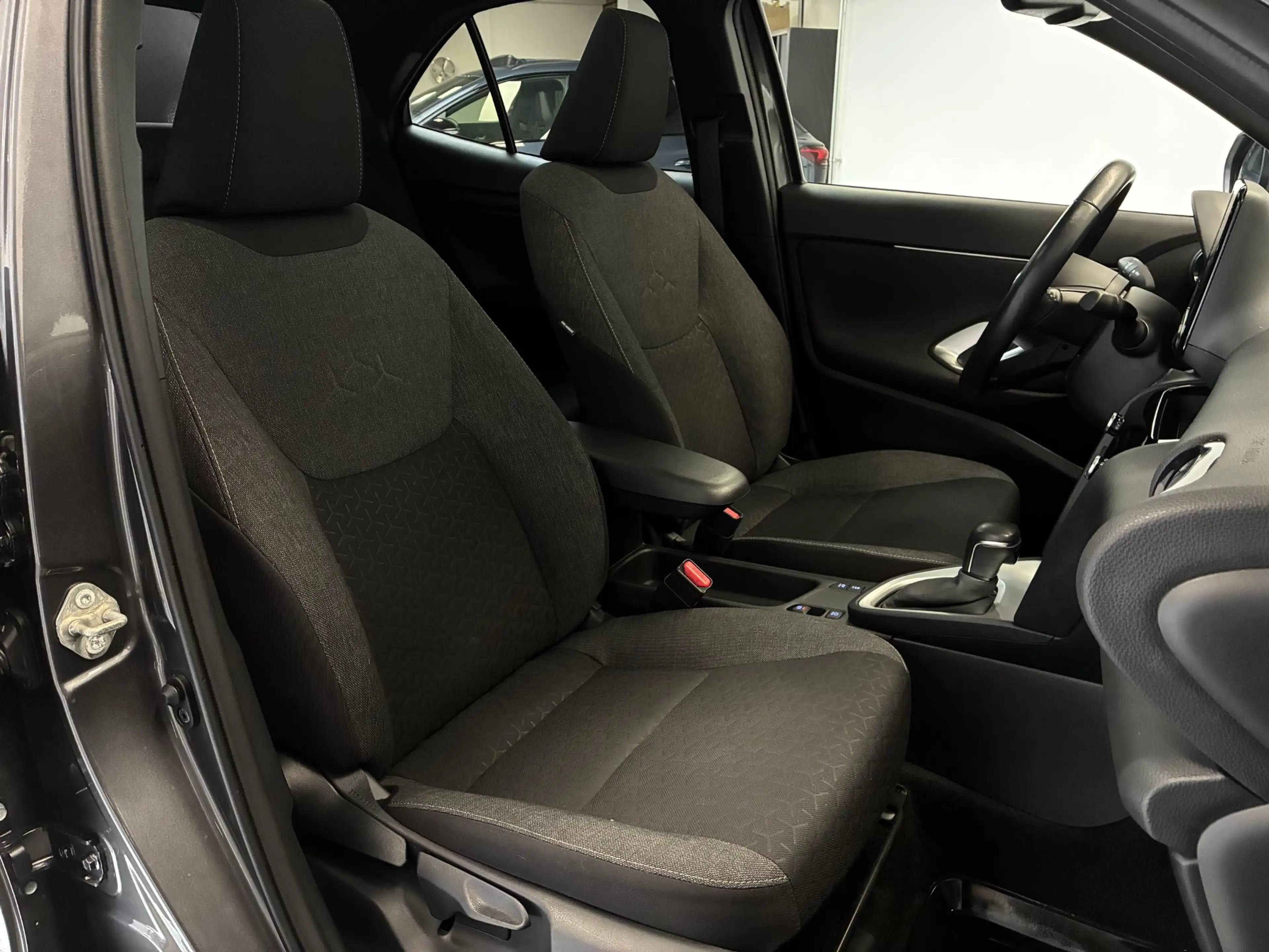 Toyota Yaris Cross 1.5 Hybrid Explore | PANO | HEAD UP | CAMERA | CAR — photo 12