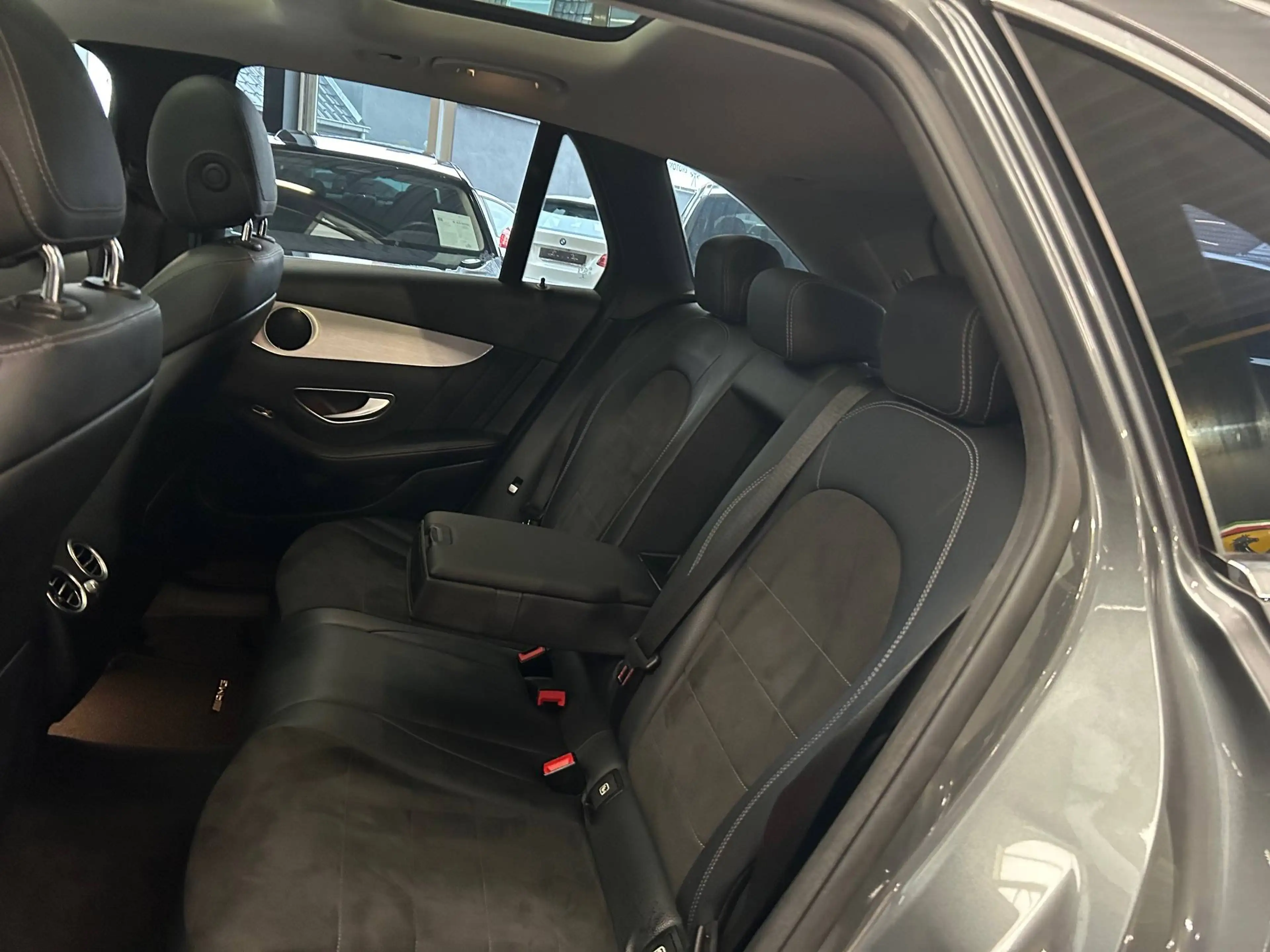 Mercedes-Benz GLC 350 e 4-Matic AMG Line Alu19"/Led/Pano/Cam/VerwZet/Pdc *1j garantie* — photo 6