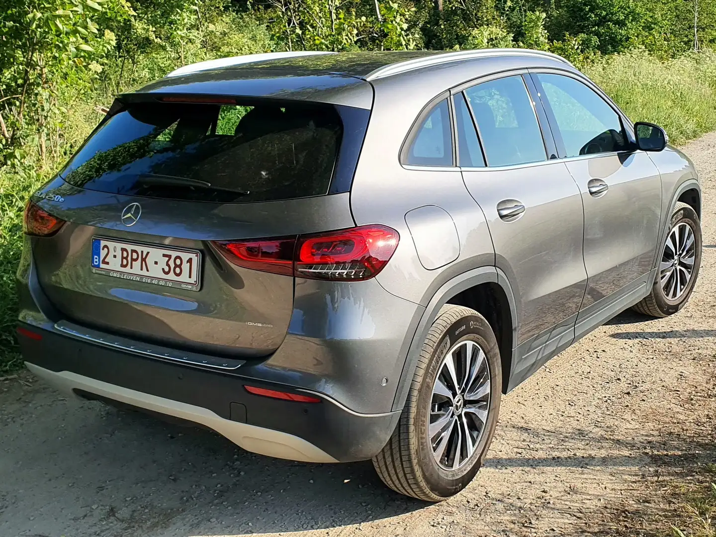 Mercedes-Benz GLA 250 Plug-In Hybride PHEV Gris - 2