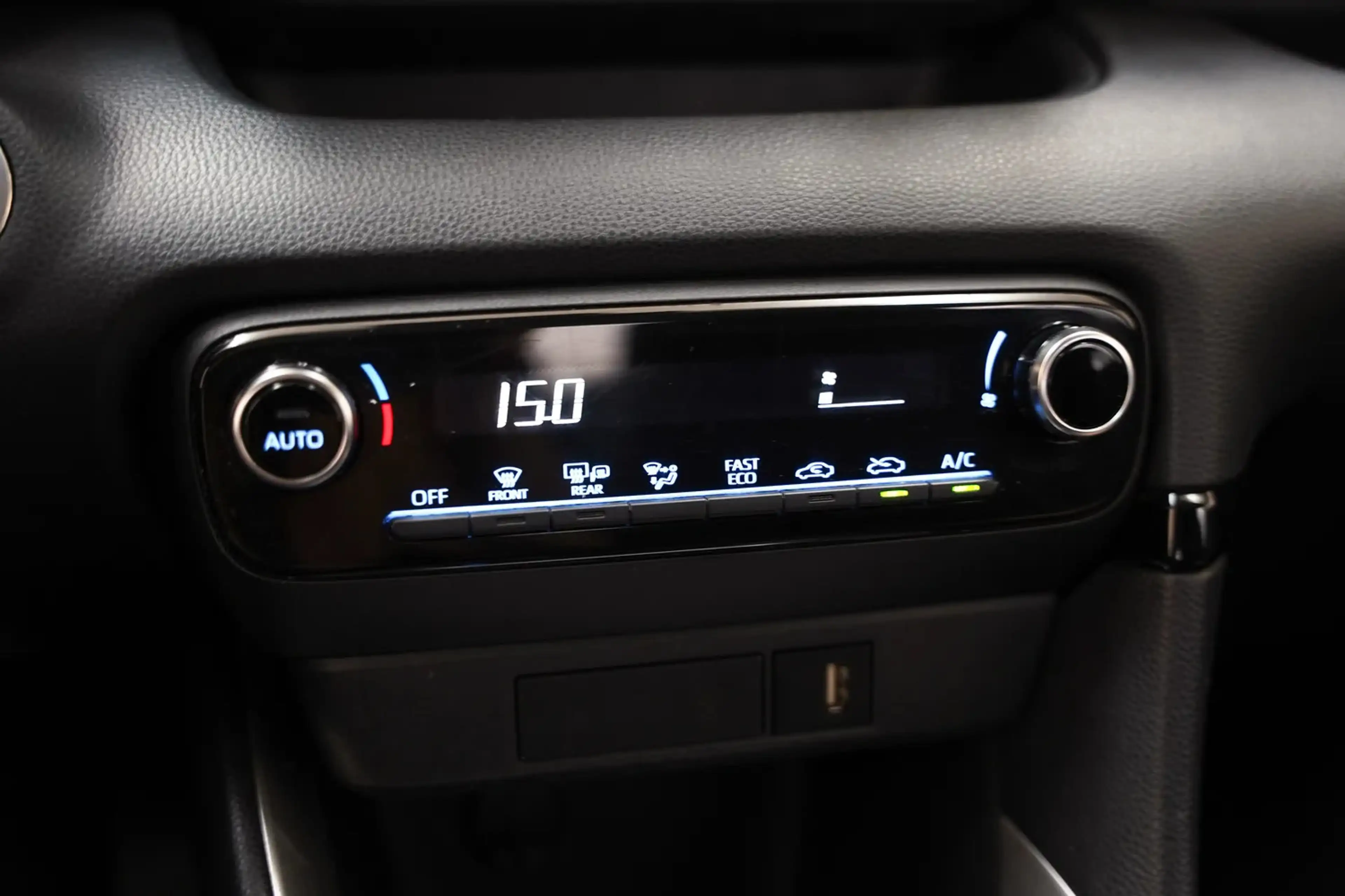 Toyota Yaris 1.5 Hybrid Active Aut. [ Navi Airco cruise Camera — photo 11