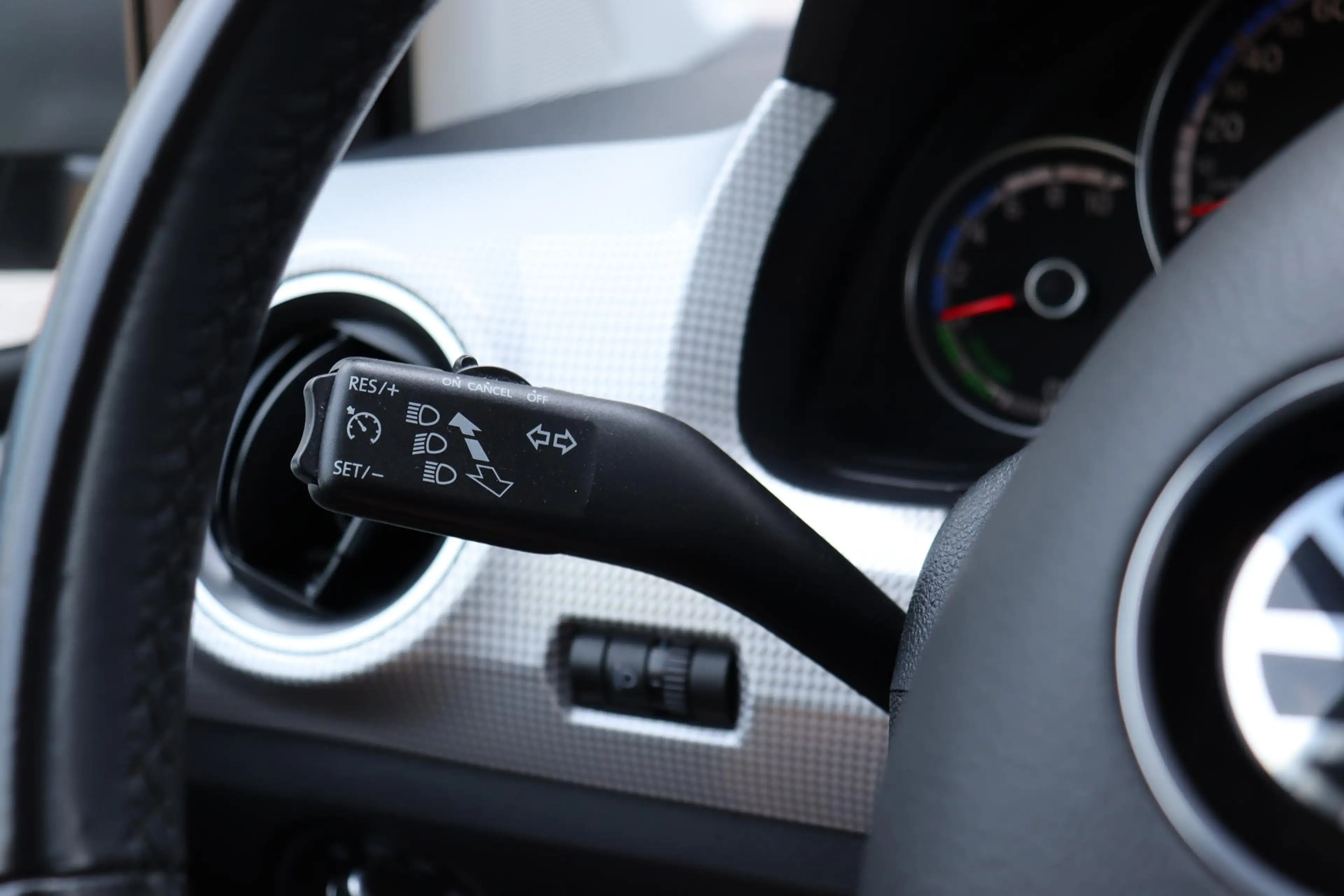 Volkswagen e-up! e-up! Style Plus 5drs Pdc/Camera — photo 14