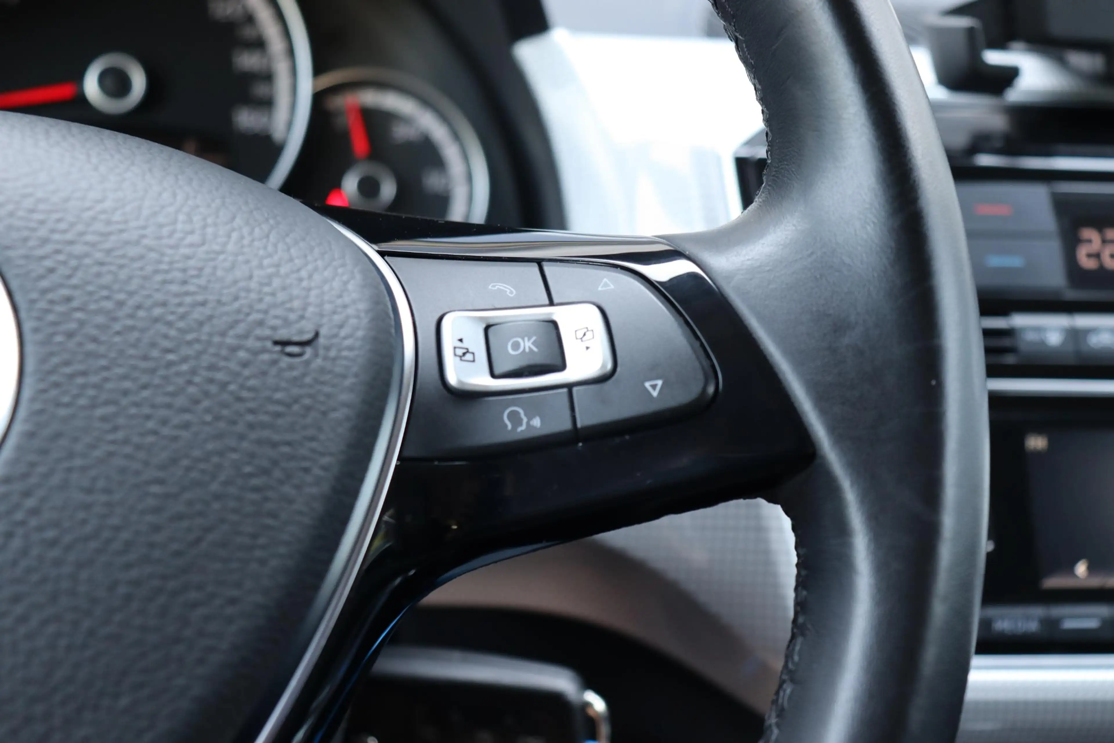 Volkswagen e-up! e-up! Style Plus 5drs Pdc/Camera — photo 13