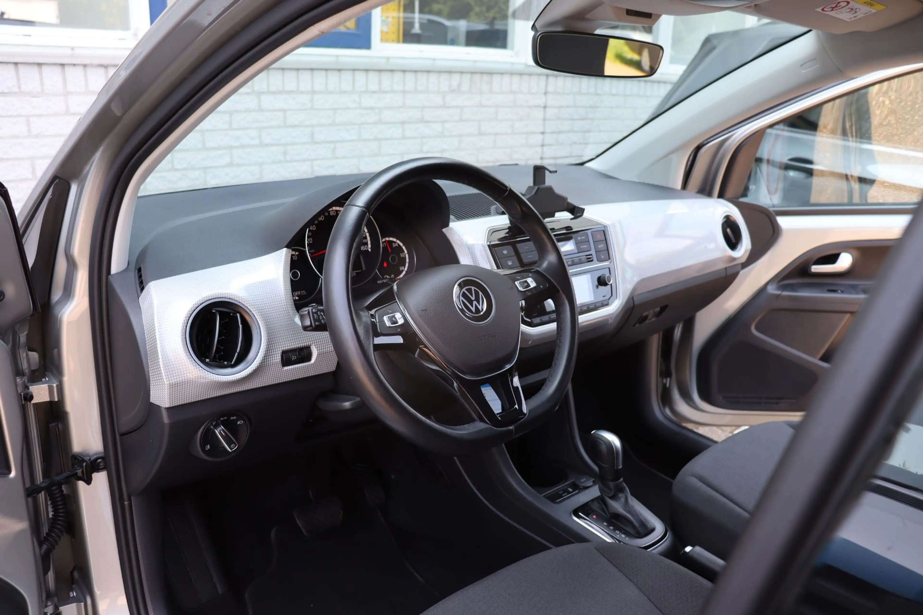 Volkswagen e-up! e-up! Style Plus 5drs Pdc/Camera — photo 6