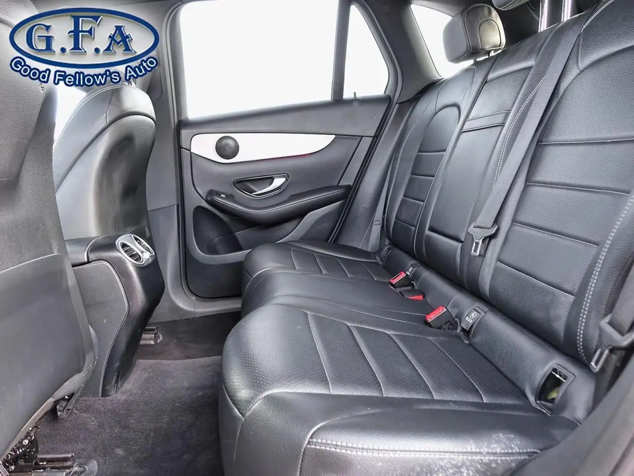 Mercedes-Benz GLC снимка Mercedes-Benz GLC