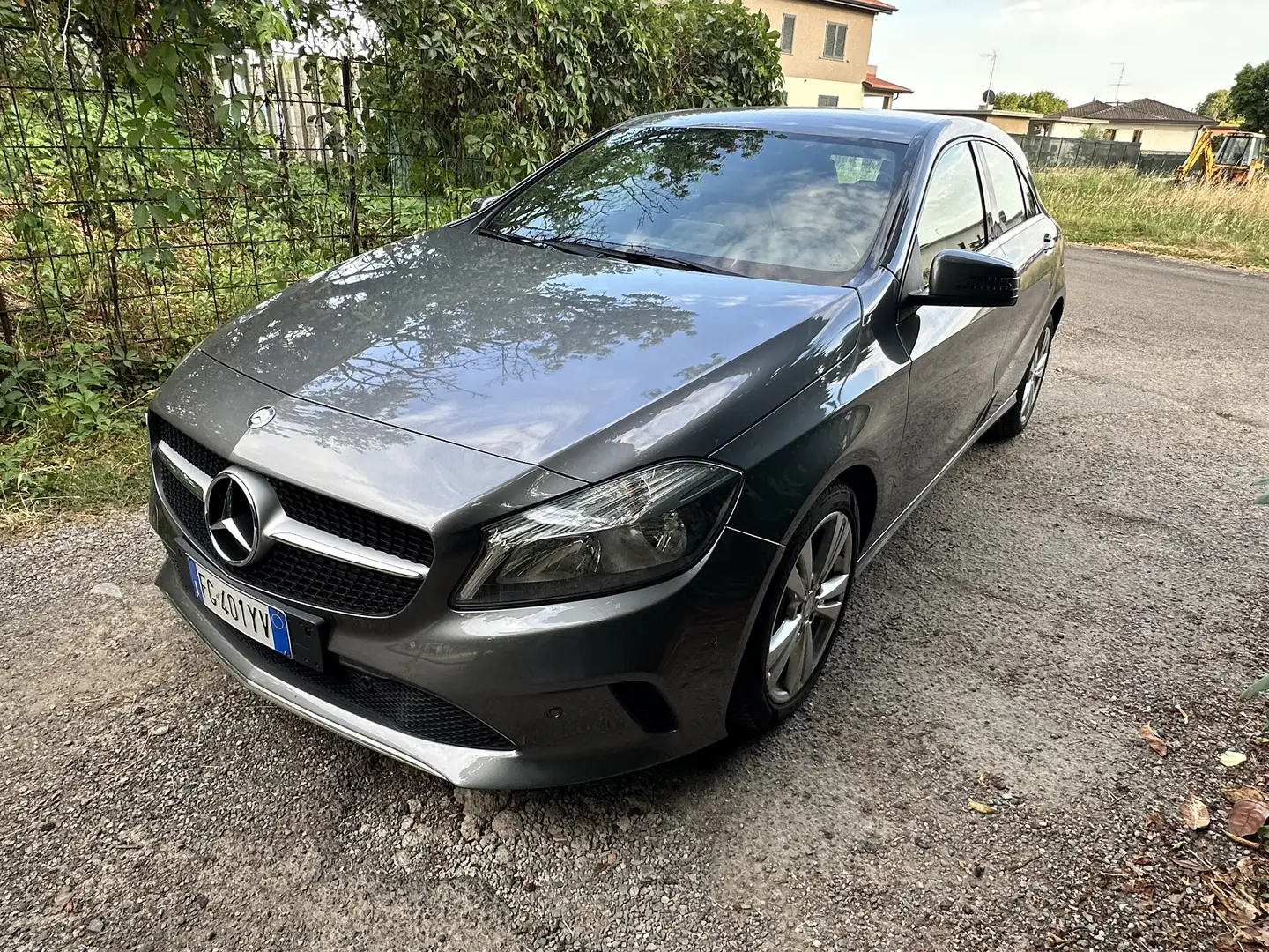 Mercedes-Benz A 180 benzina / Premium / 109000 km Grigio - 1