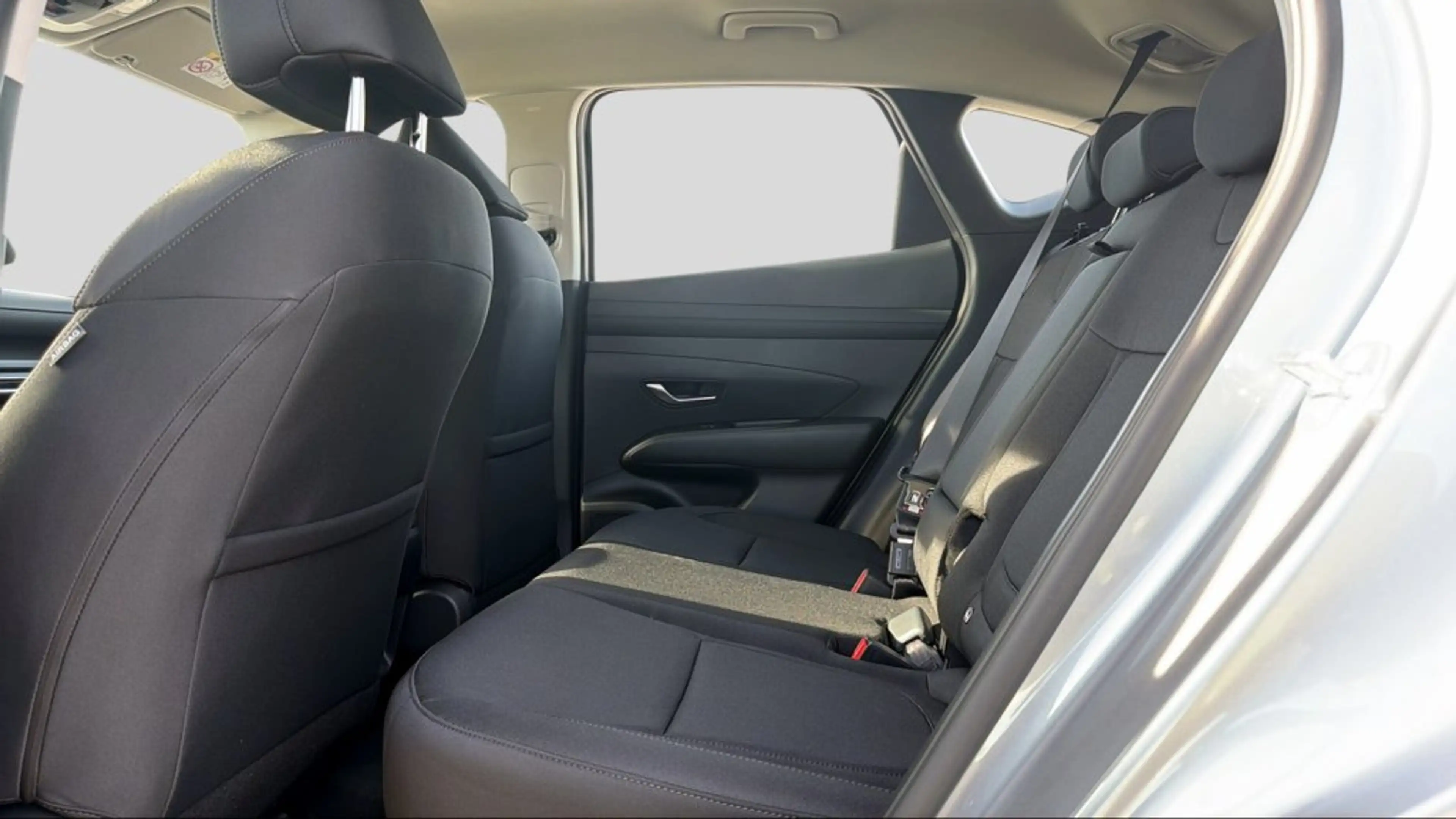 Hyundai TUCSON NX4 Edition 35 1,6 T-GDi HEV 2WD — photo 10