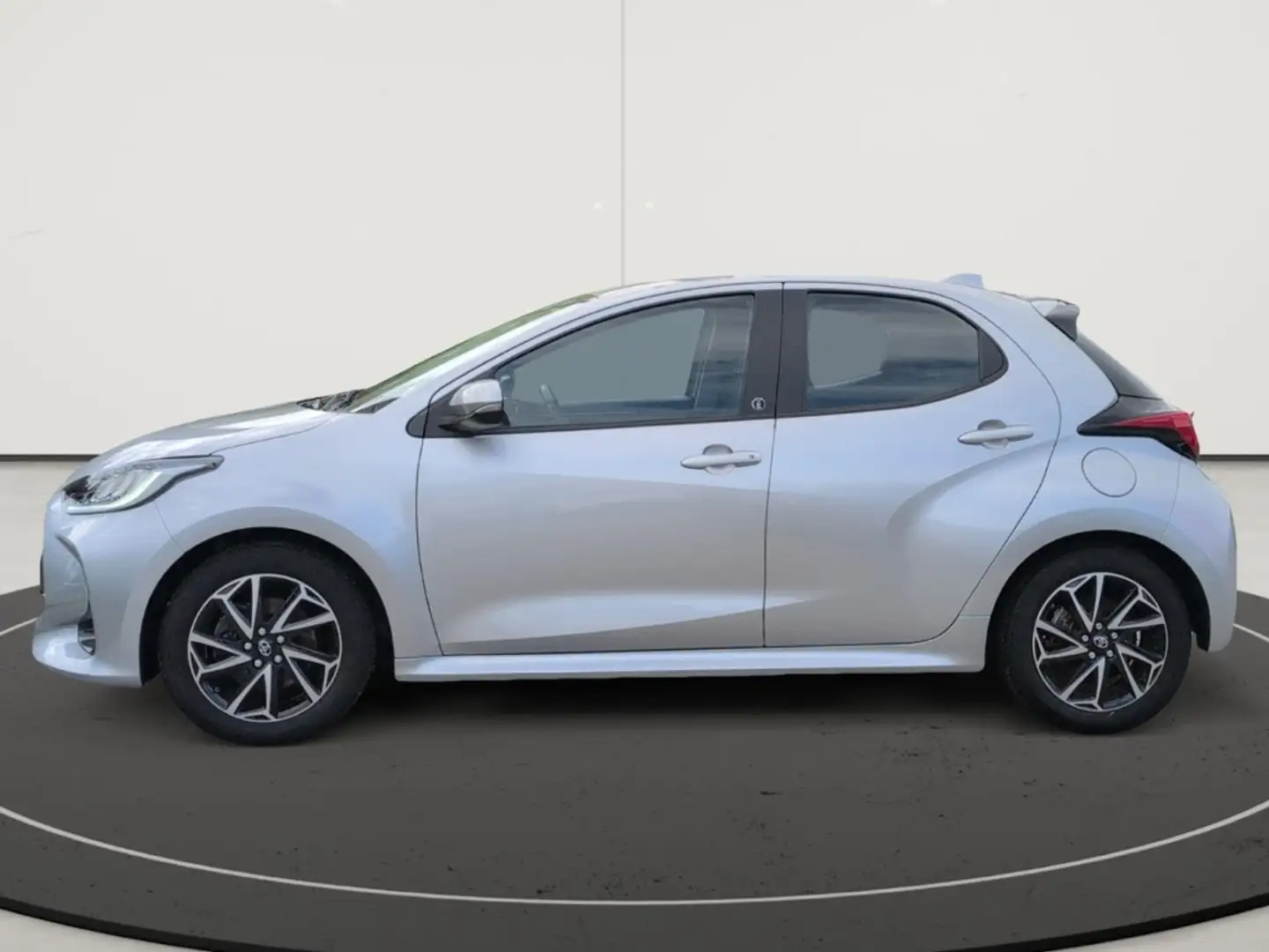 Toyota Yaris 1.5 Hybrid VVT-i Team D - Comfort Paket LED ACC Ap Silber - 2