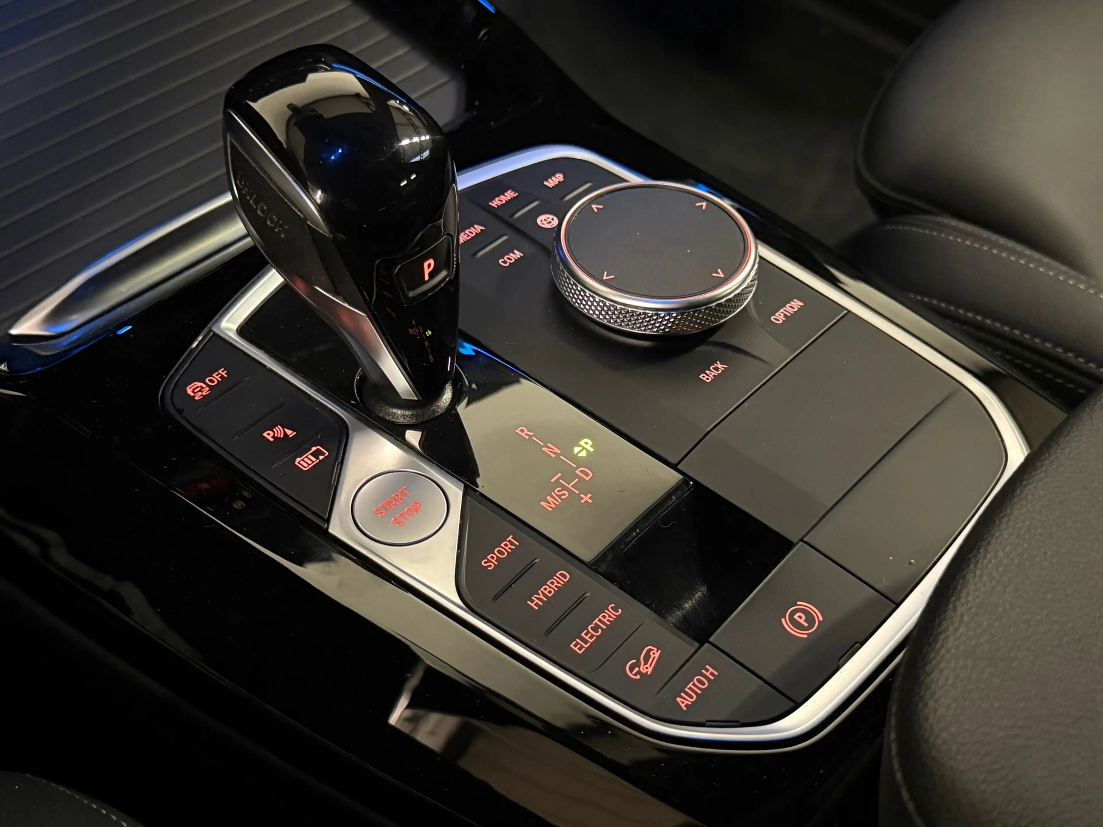 BMW X3 XDrive30e High Executive M Sport Pano Leder Headup — photo 27
