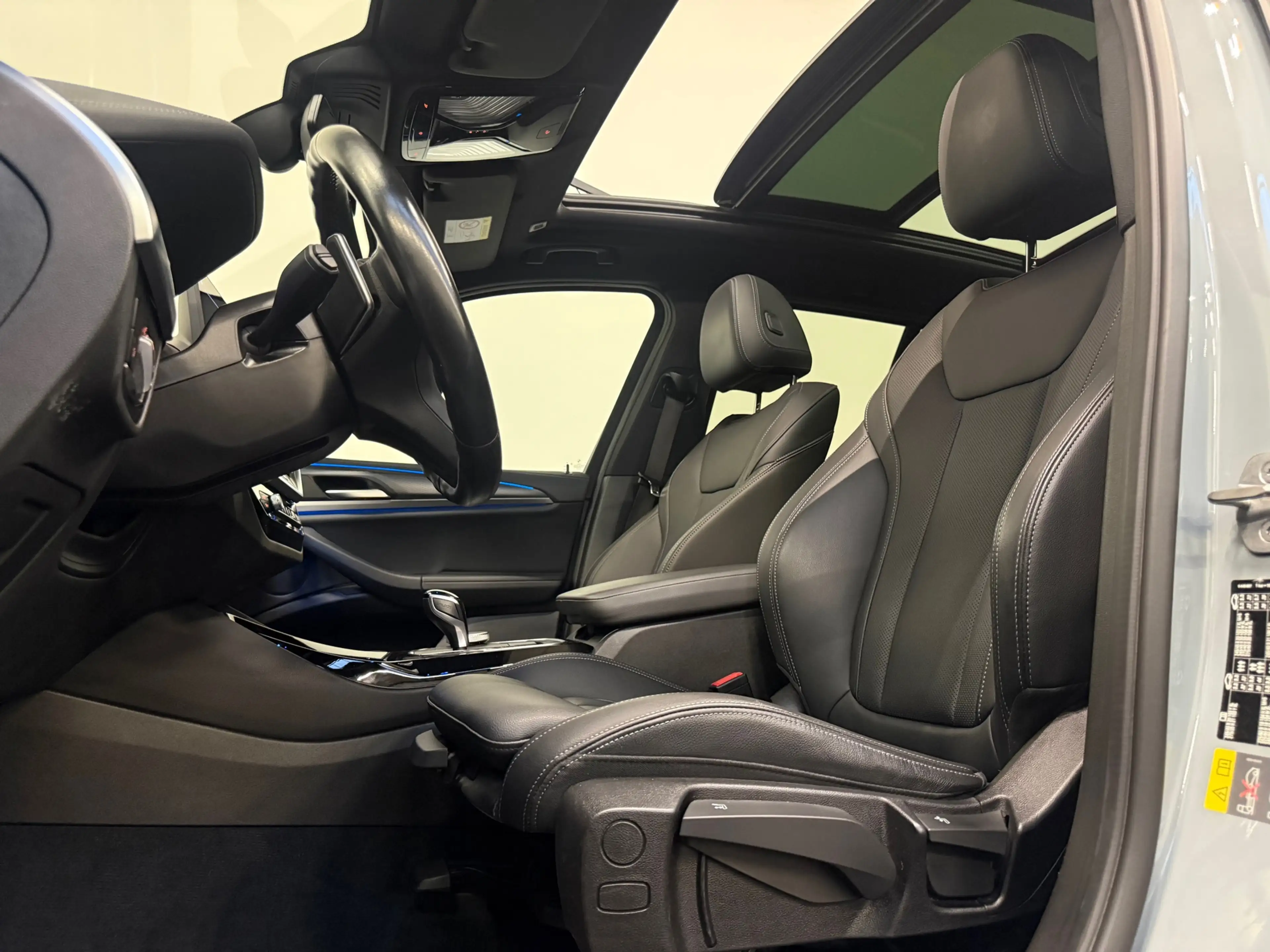 BMW X3 XDrive30e High Executive M Sport Pano Leder Headup — photo 4