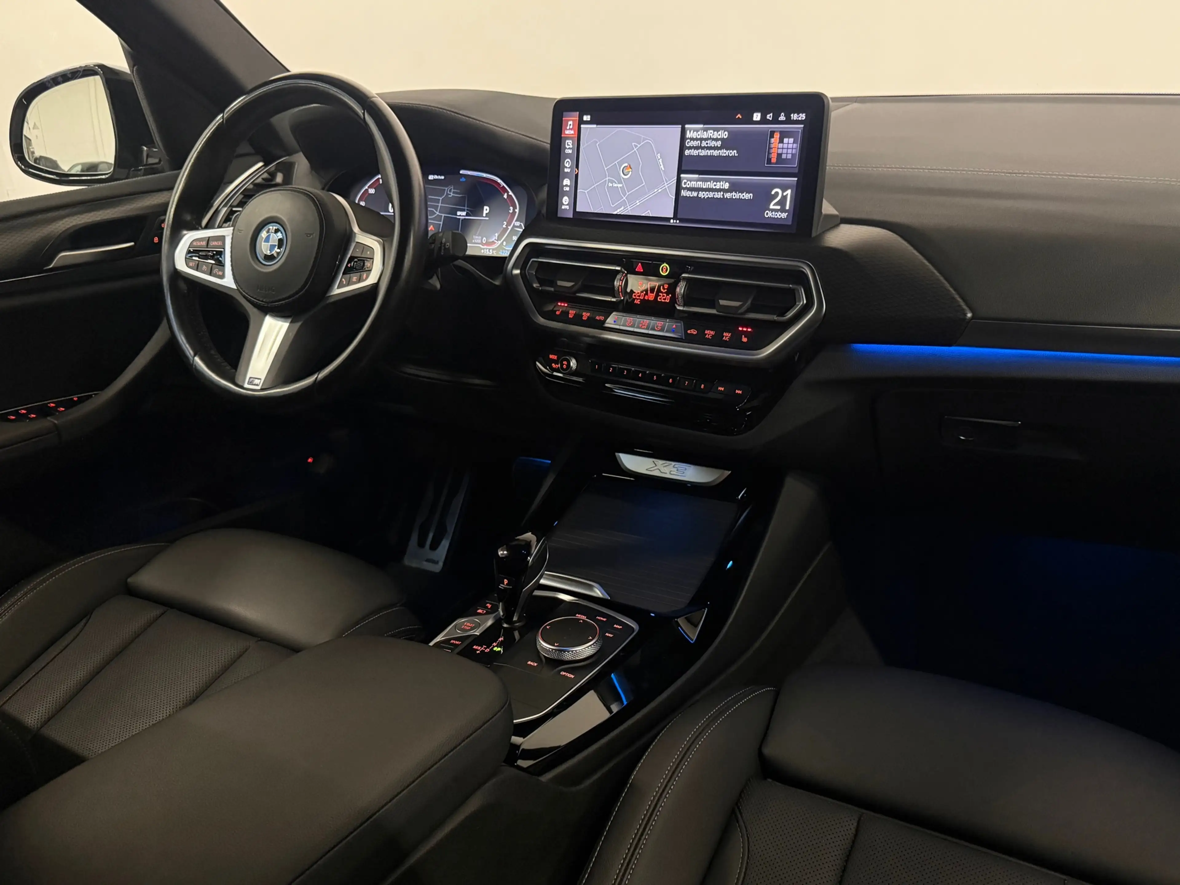 BMW X3 XDrive30e High Executive M Sport Pano Leder Headup — photo 2
