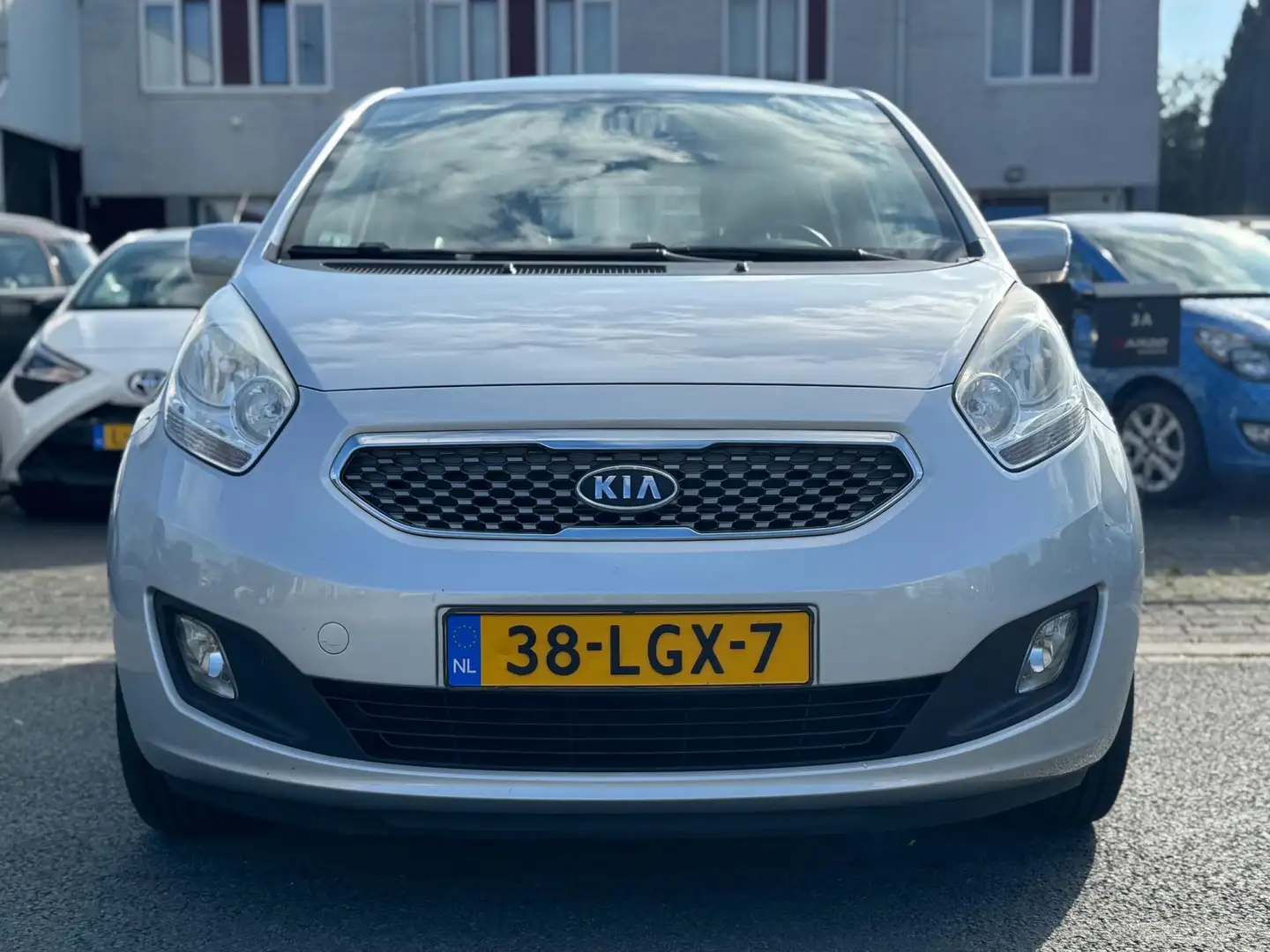 Kia Venga 1.4 CVVT X-ecutive/N Koppeling/Apk 08-2026 Grijs - 2