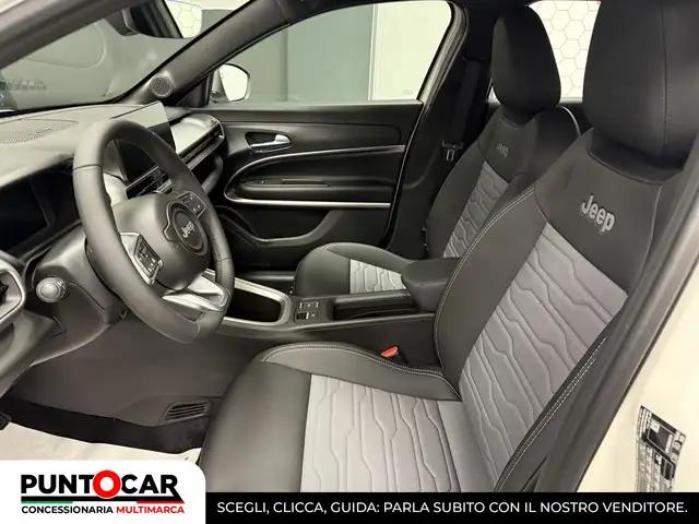 Jeep Avenger view 12