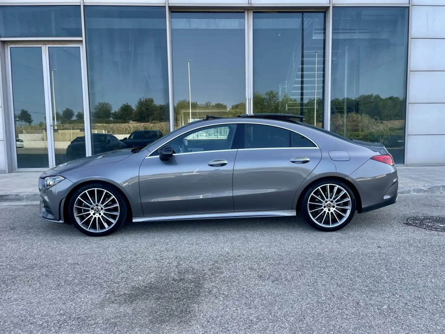 Mercedes-Benz CLA 200 7G-DCT Gris - 2