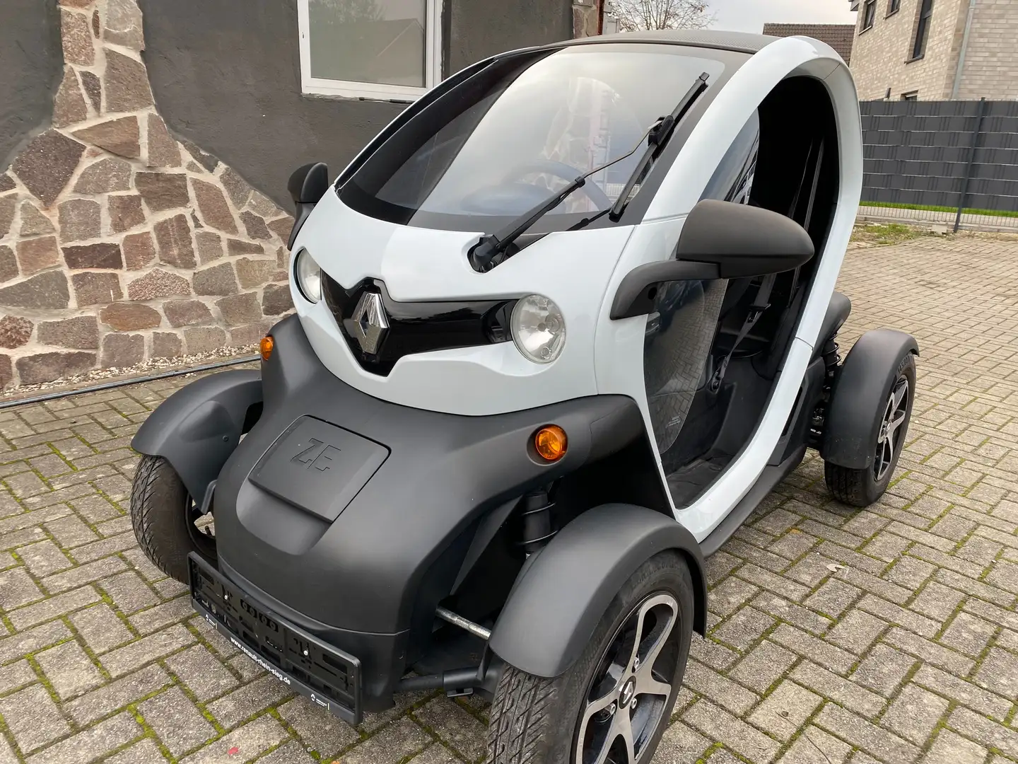 Renault Twizy 1-Hd Inkl. Batterie Intens original 8500KM Weiß - 1
