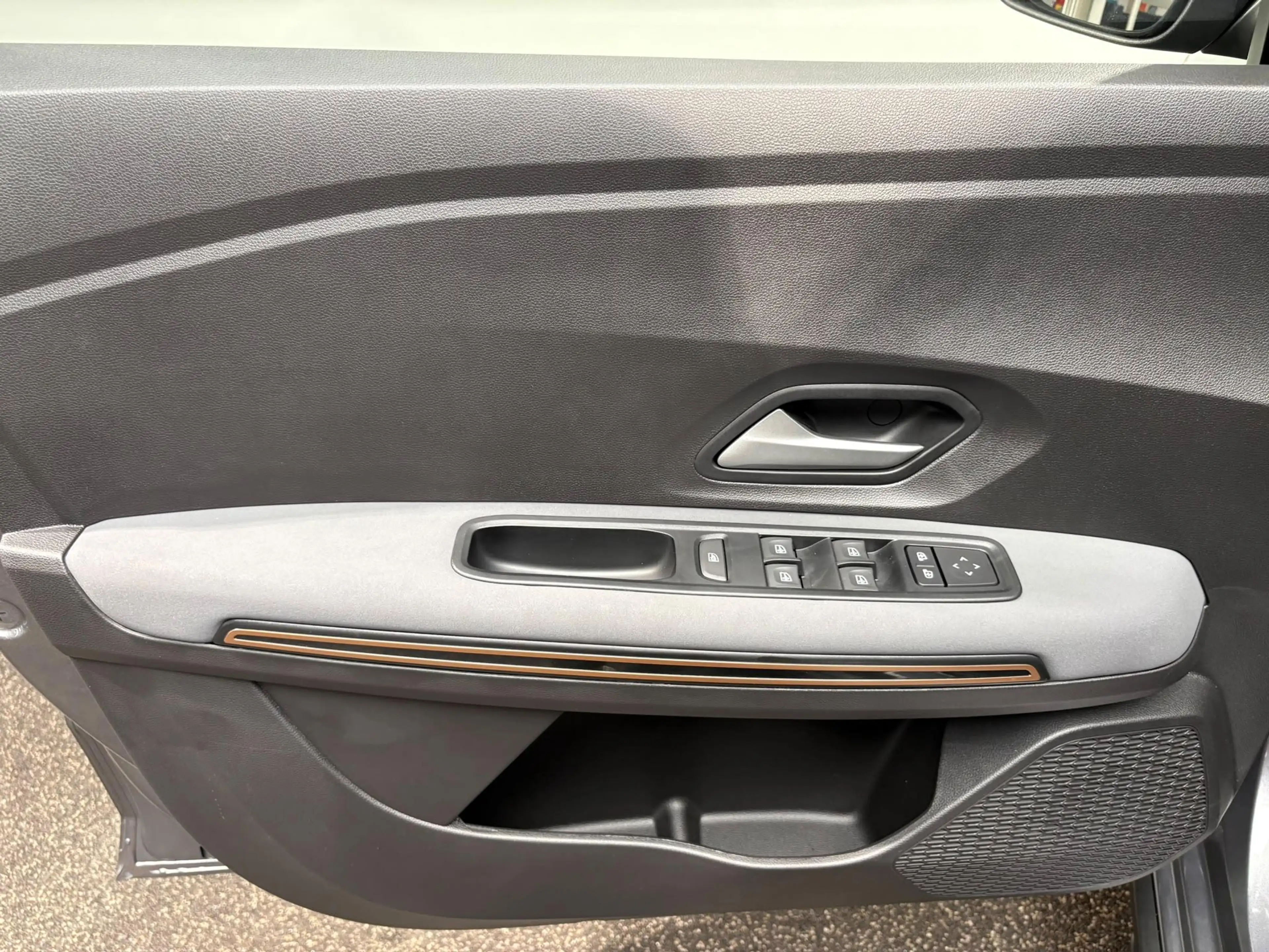 Dacia Jogger 1.6 Hybrid 140 Extreme 7p. | Demo | 7 Persoons | N — photo 29