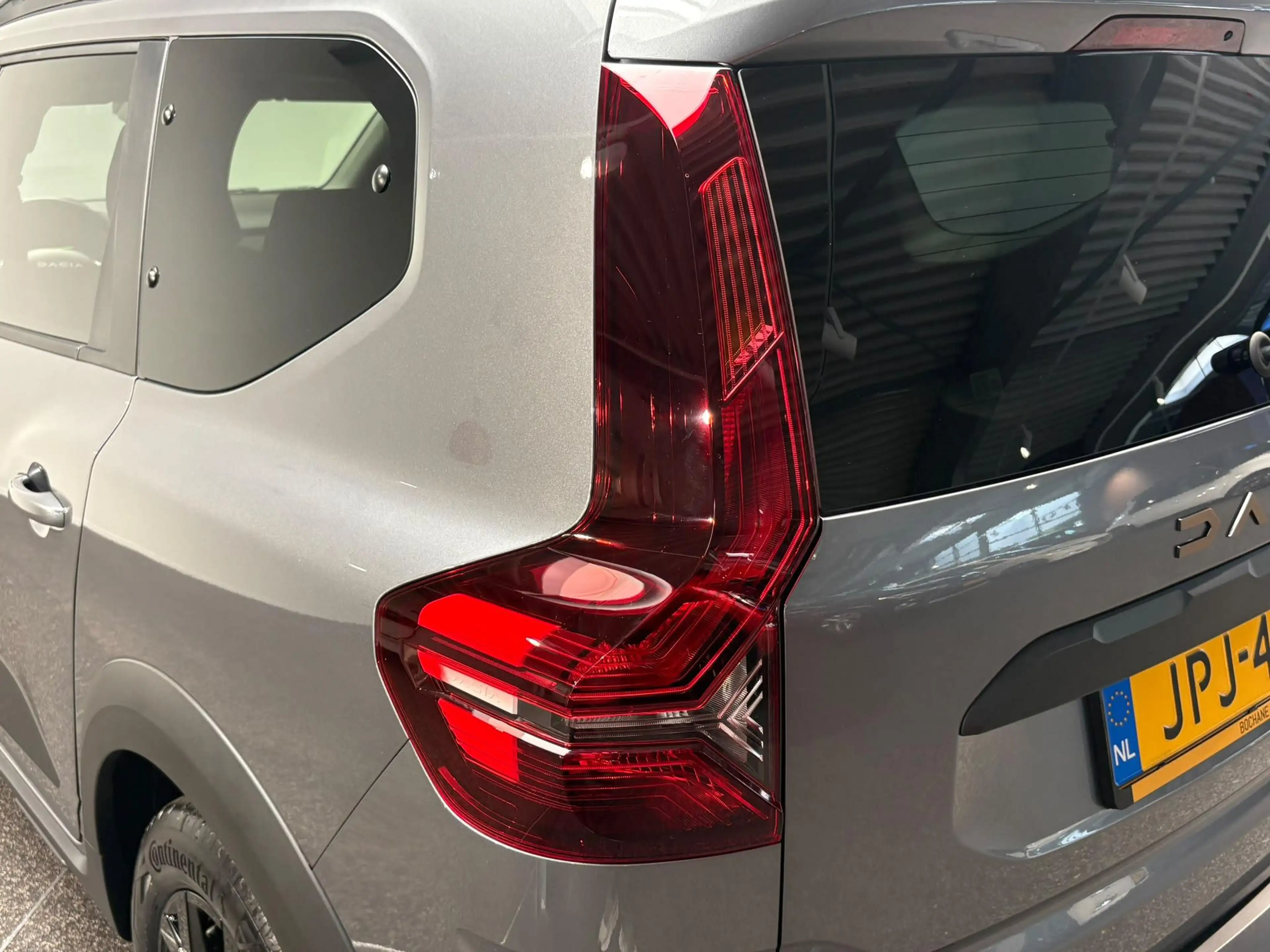 Dacia Jogger 1.6 Hybrid 140 Extreme 7p. | Demo | 7 Persoons | N — photo 24