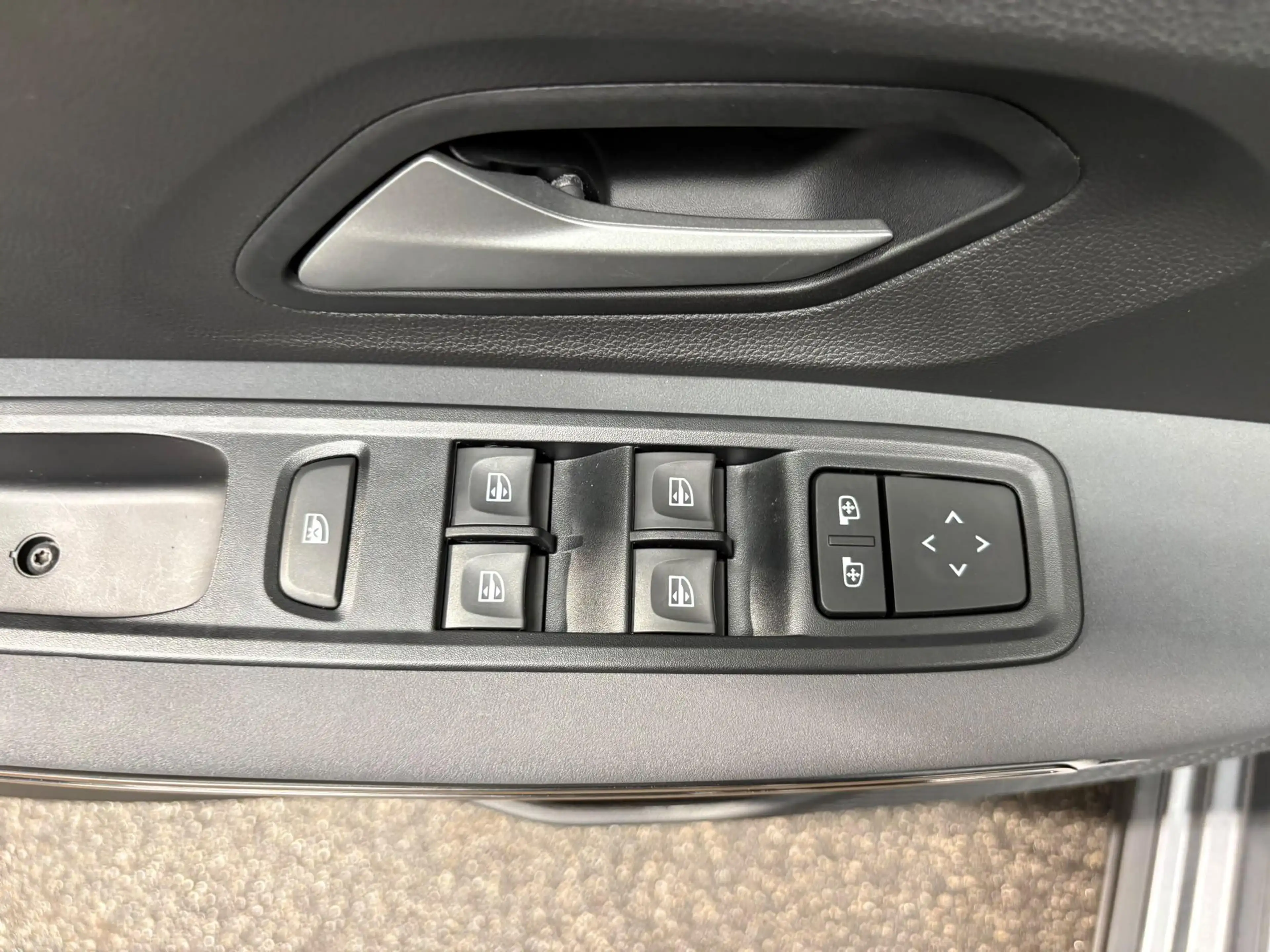 Dacia Jogger 1.6 Hybrid 140 Extreme 7p. | Demo | 7 Persoons | N — photo 17