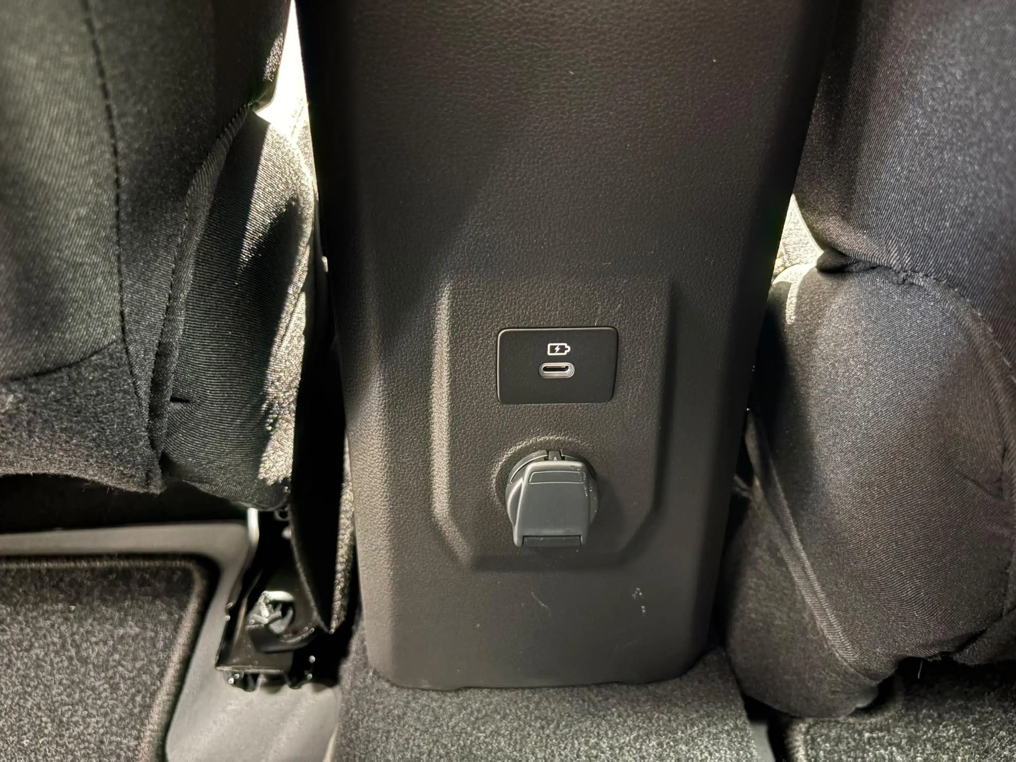 Dacia Jogger 1.6 Hybrid 140 Extreme 7p. | Demo | 7 Persoons | N — photo 30