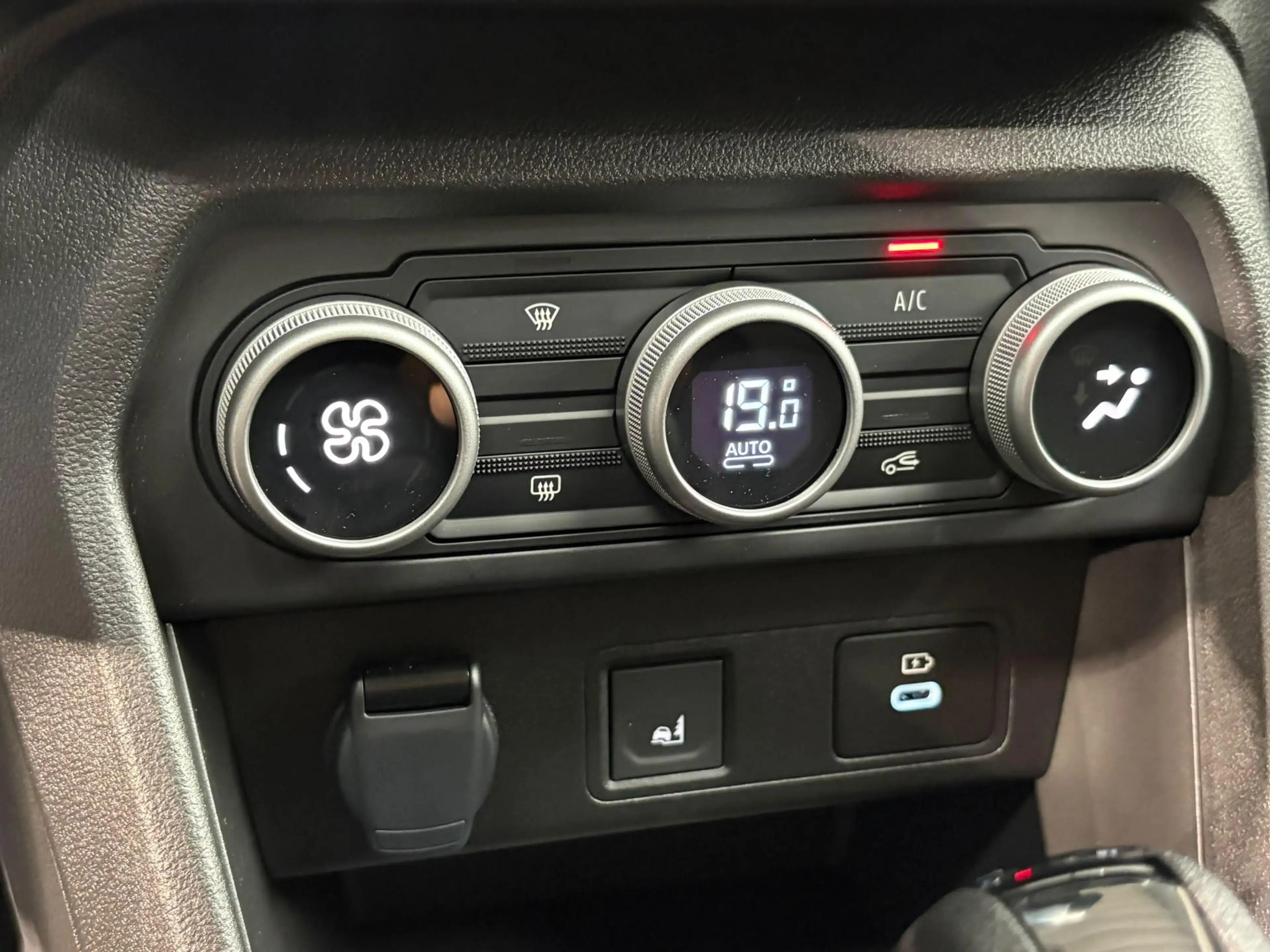 Dacia Jogger 1.6 Hybrid 140 Extreme 7p. | Demo | 7 Persoons | N — photo 10