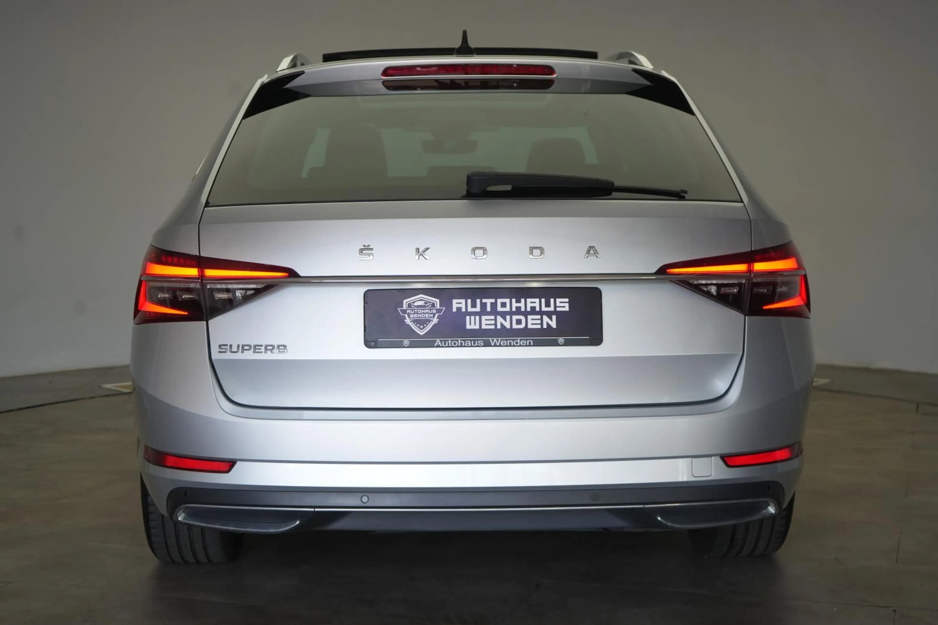 Skoda Superb 2.0 TDI DSG L&K Leder/ACC/Pano/Canton/Vir — photo 4