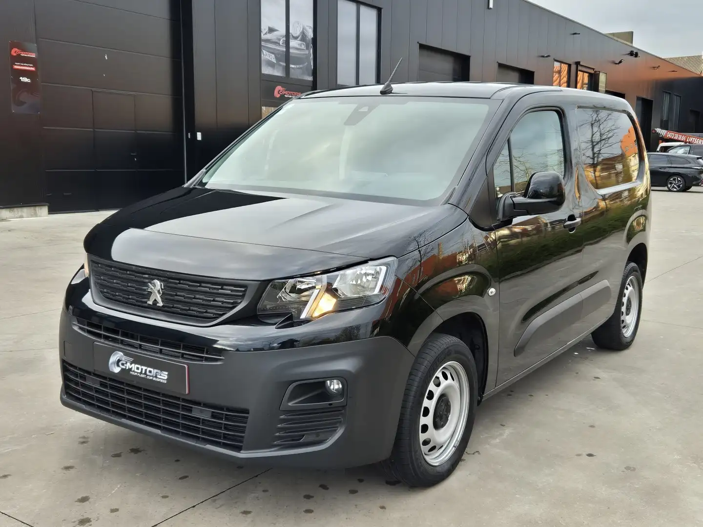 Peugeot Partner 1.5 BlueHDi 100 MAN6 3pl /Camera/Carplay/GPS Zwart - 1