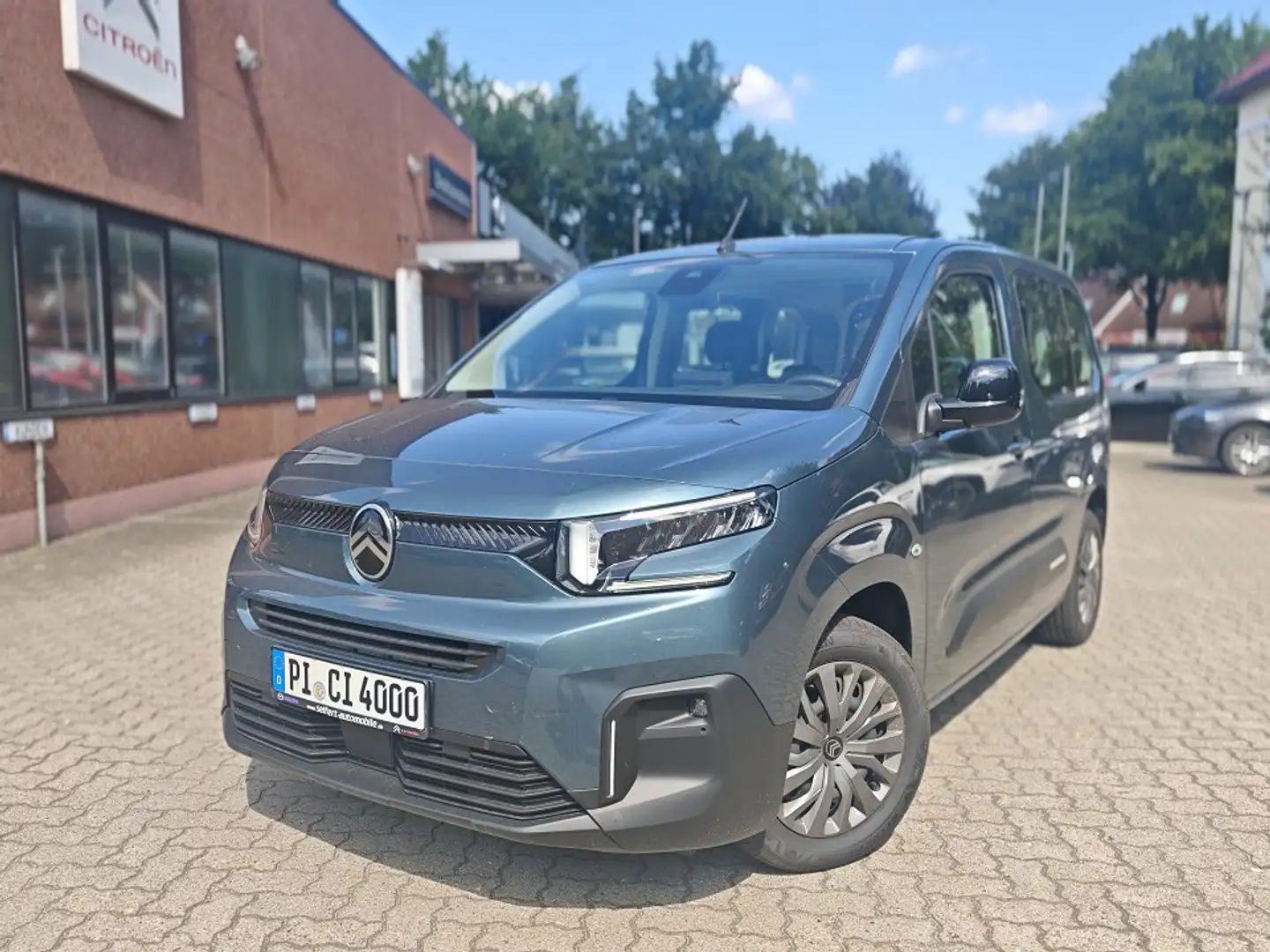 Citroen Berlingo 1.2 PureTech 110 PLUS M Bleu - 1