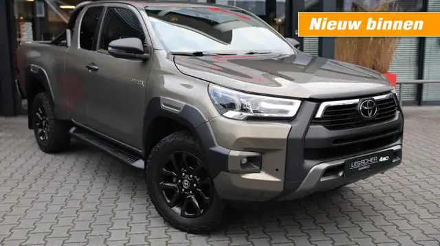 Toyota Hilux 2.8 D-4D X-TRA CAB INVINCIBLE 4WD VAN MARGE