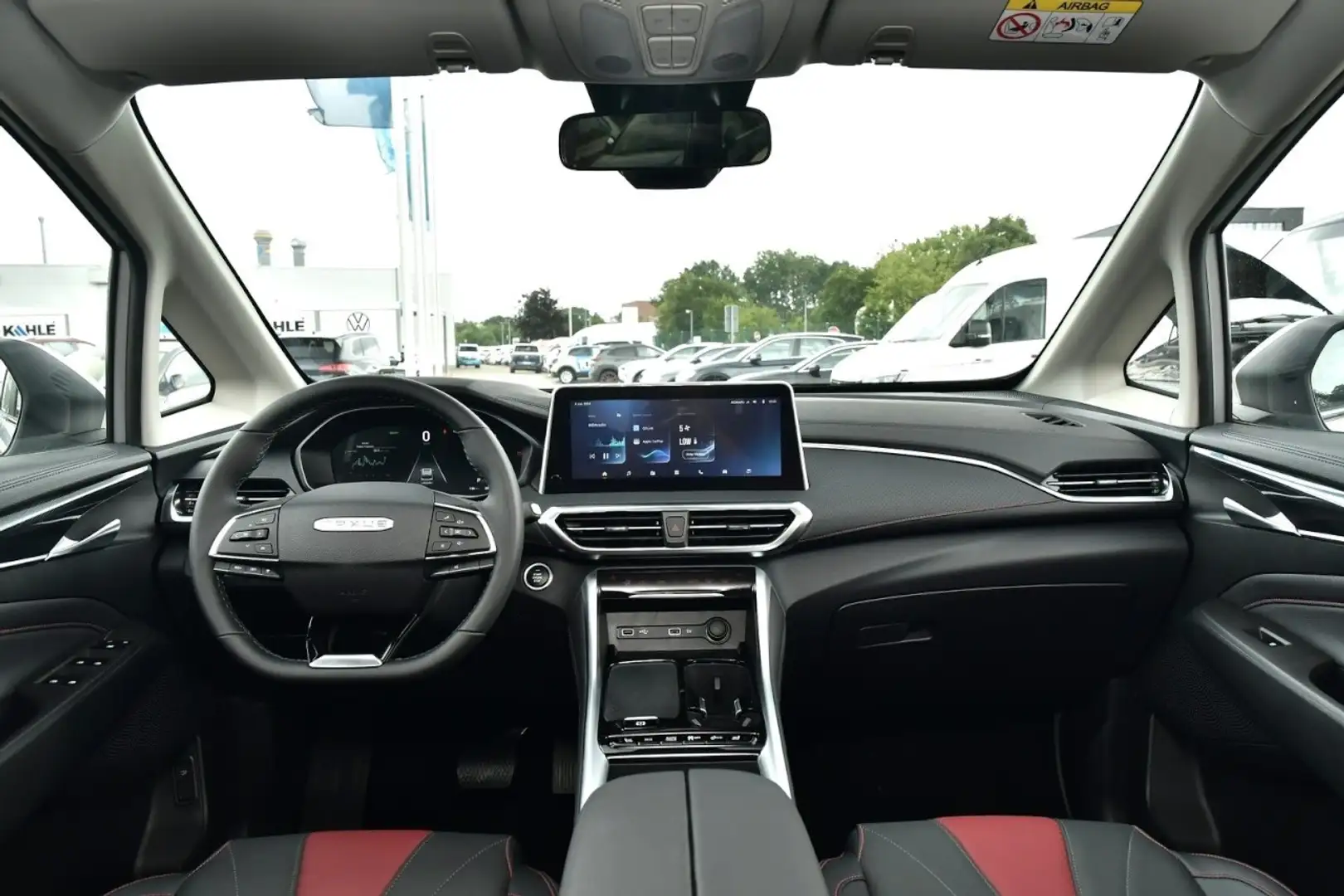 Maxus Euniq 5 70kWh Panorama LED Klima RFK App-Connect PDC DAB+ Argintiu - 2