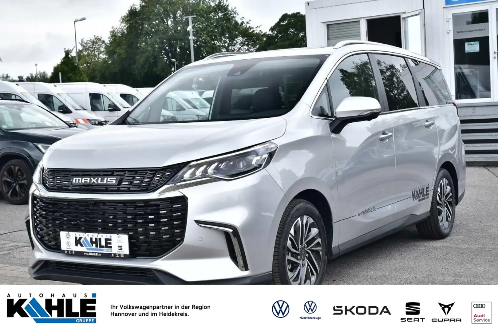 Maxus Euniq 5 70kWh Panorama LED Klima RFK App-Connect PDC DAB+ Argintiu - 1