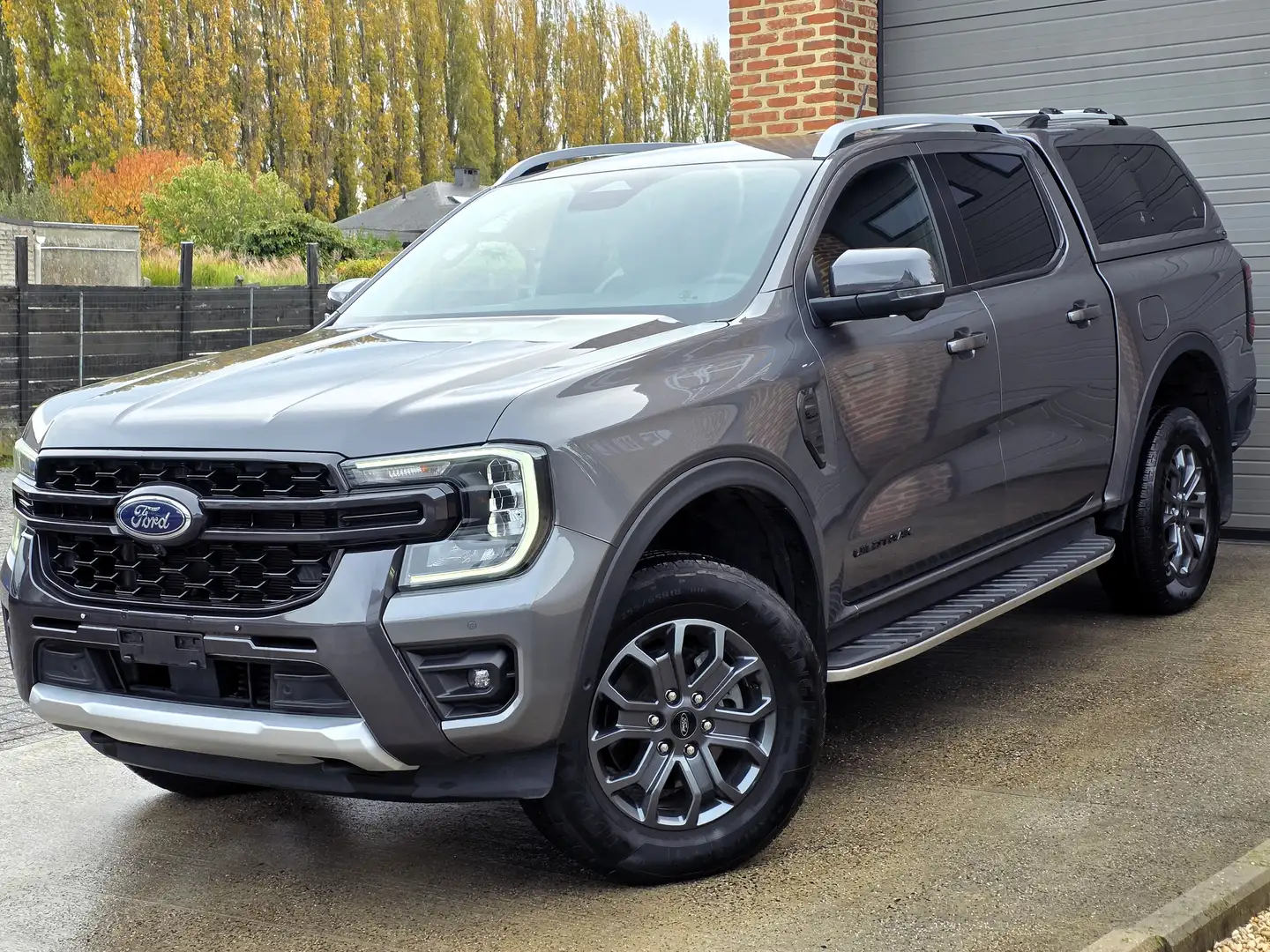 Ford Ranger Wildtrak 4x4 38990EX 2024 - Alpha Hardtop 14.000KM Gris - 1