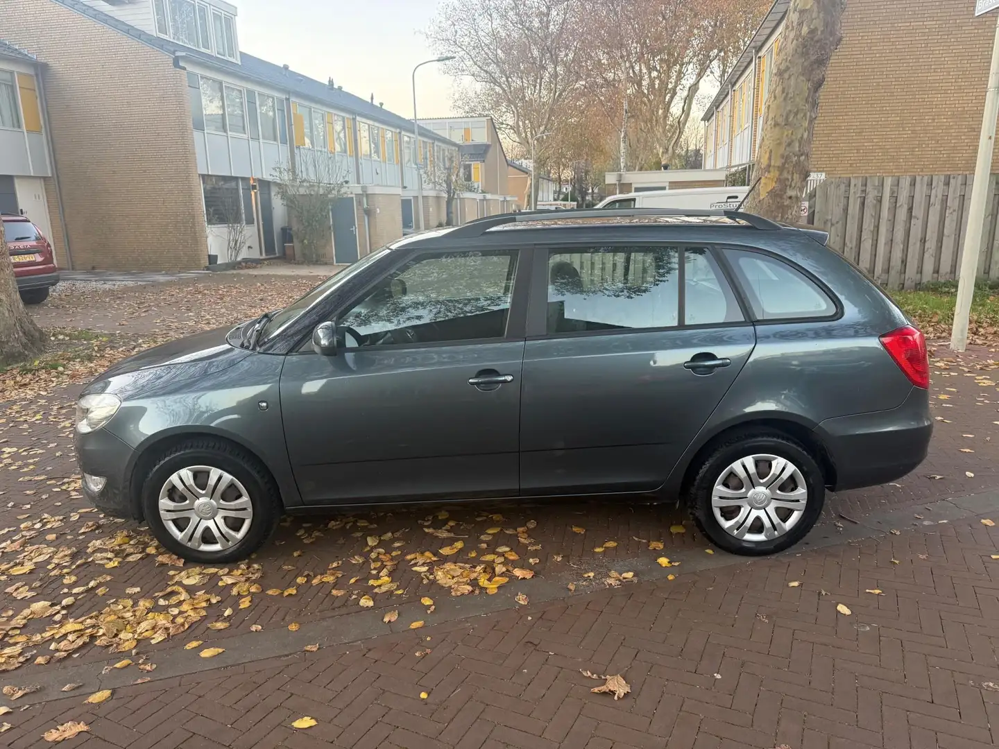 Skoda Fabia Combi AUTOMAAT / Bouwjaar 2014 / Airco / Dealer on Grau - 2