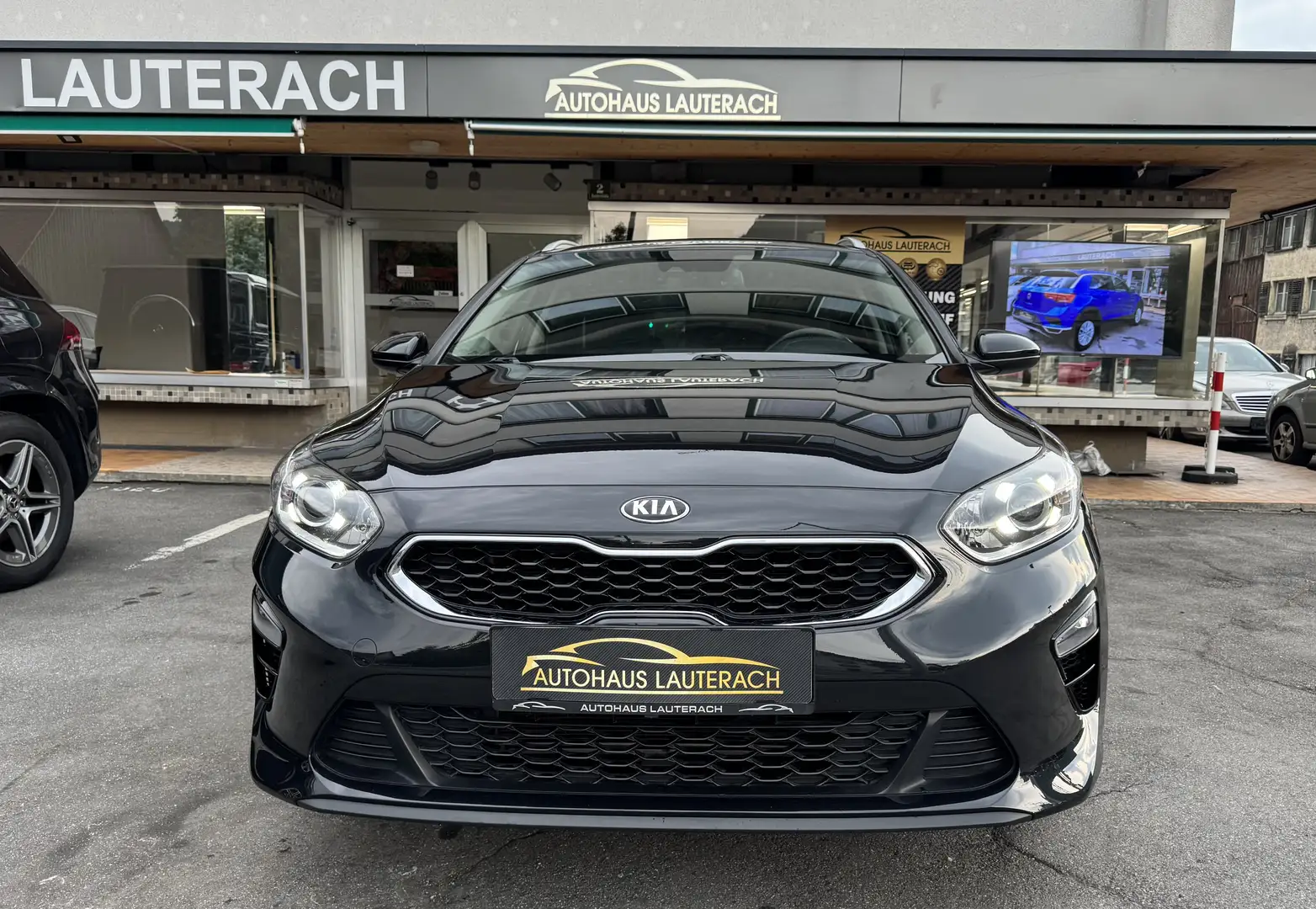 Kia Ceed SW / cee'd SW 1,4 MPI Silber *1.BESITZ* KAMERA *APP *SHZ *NAVI Zwart - 2