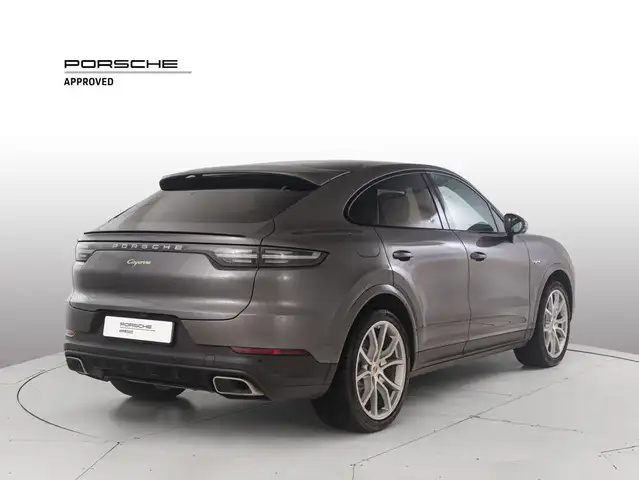 Porsche Cayenne view 5